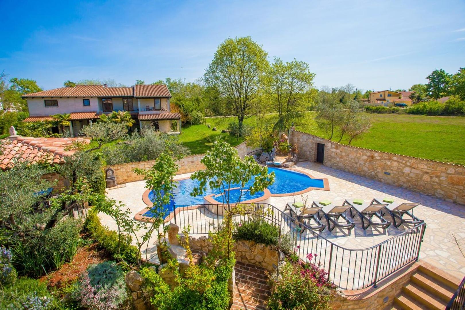 Manuel with Swimming Pool view 4