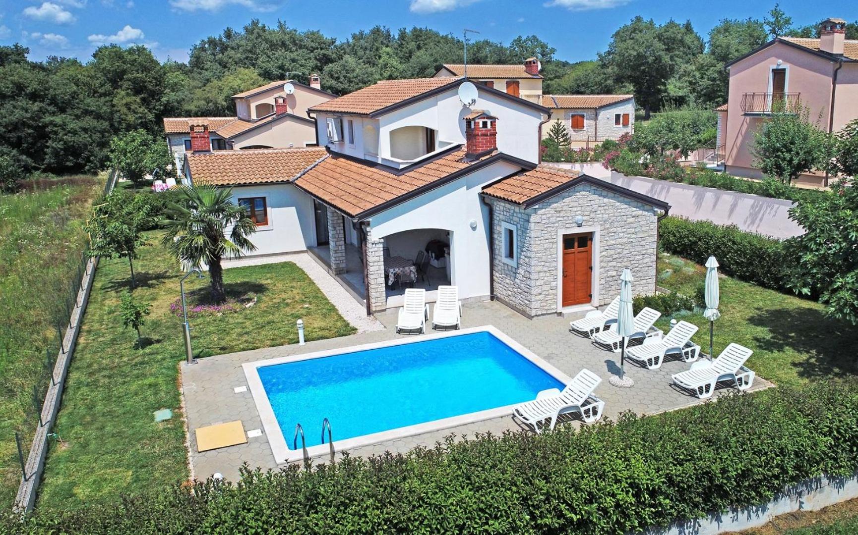 Villa Paris IV view 2