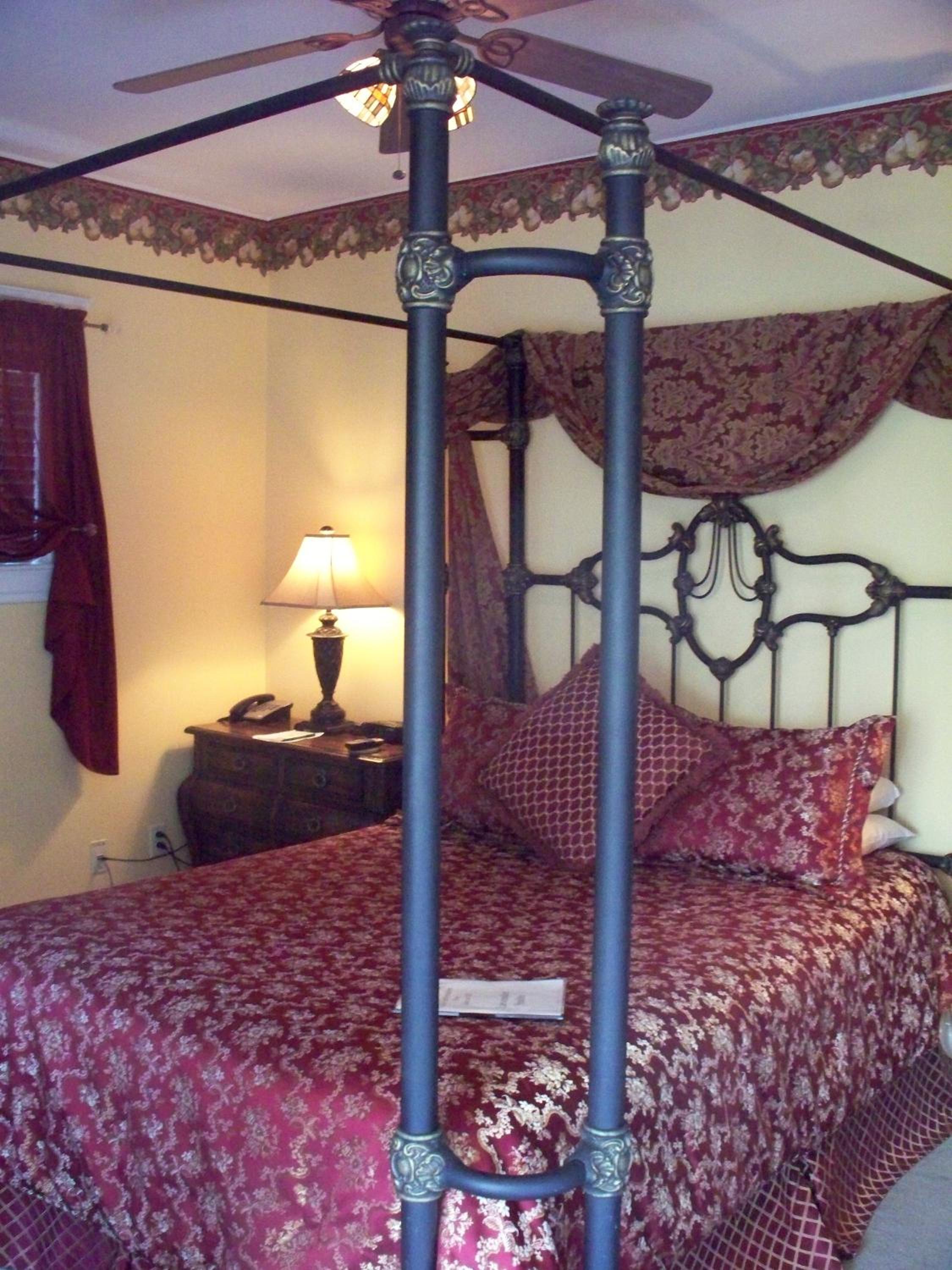Inn at 835 Boutique Hotel