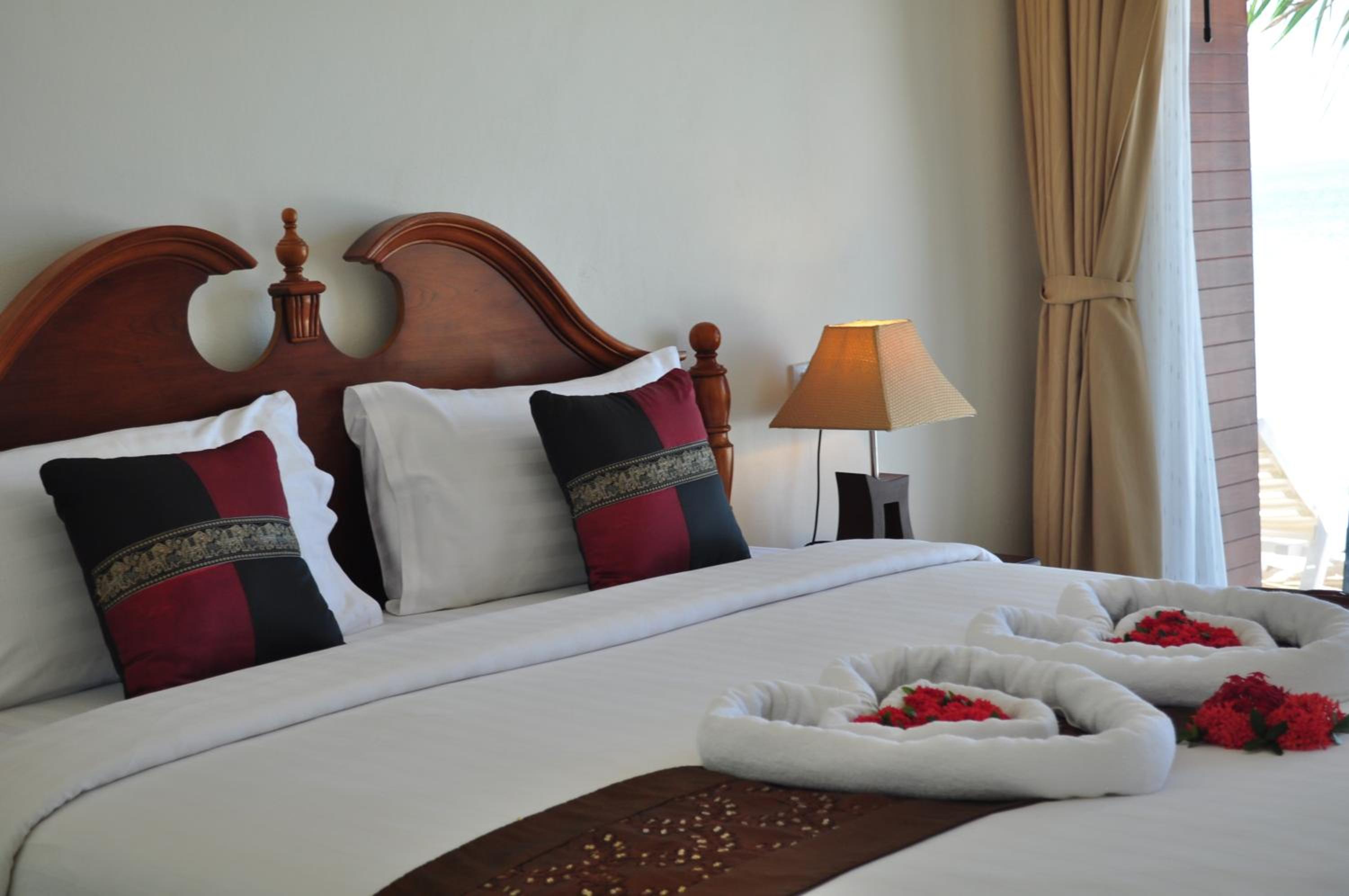 Lanta Seafront Resort