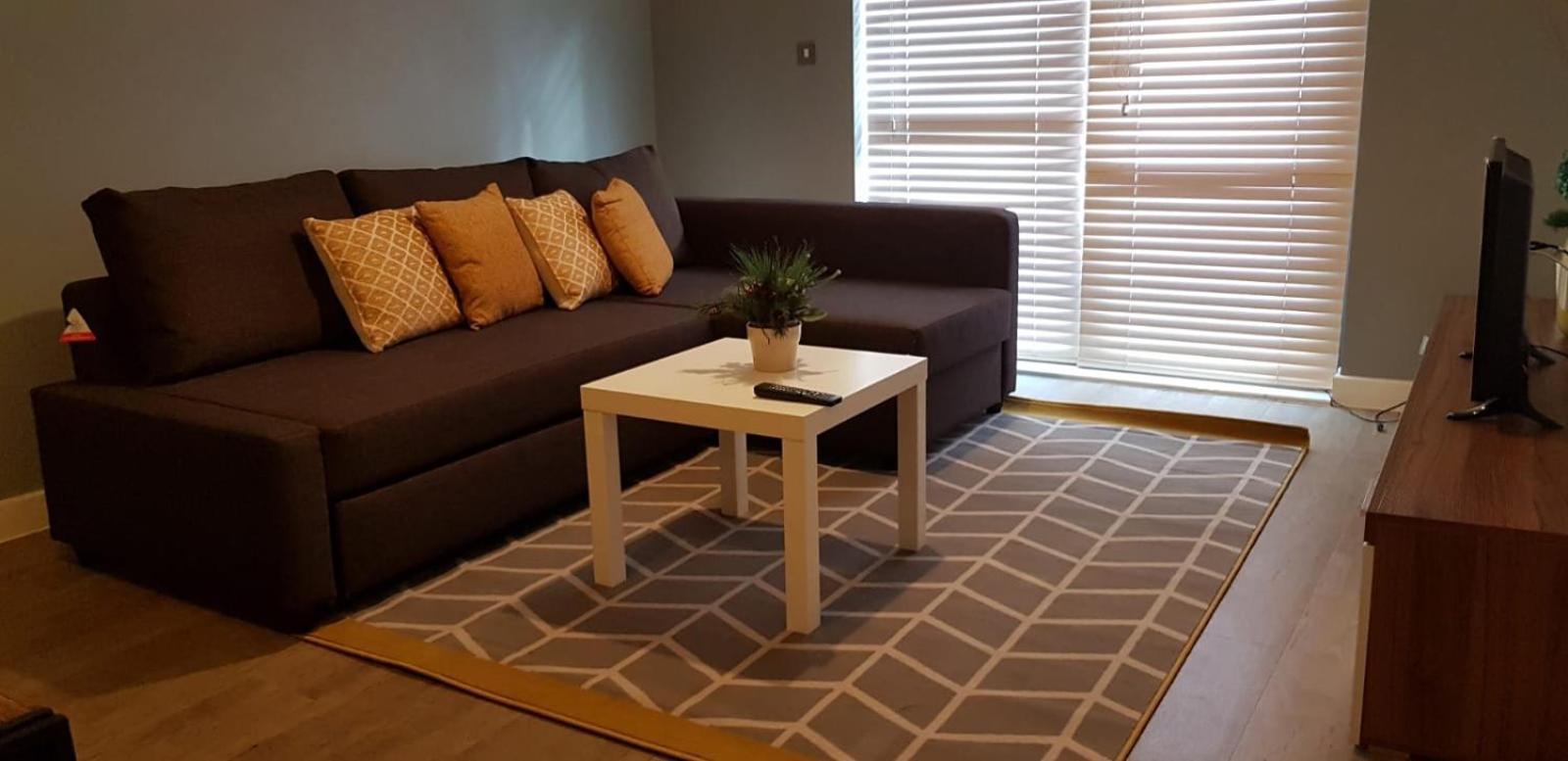 Executive Brentwood Apartment view 2