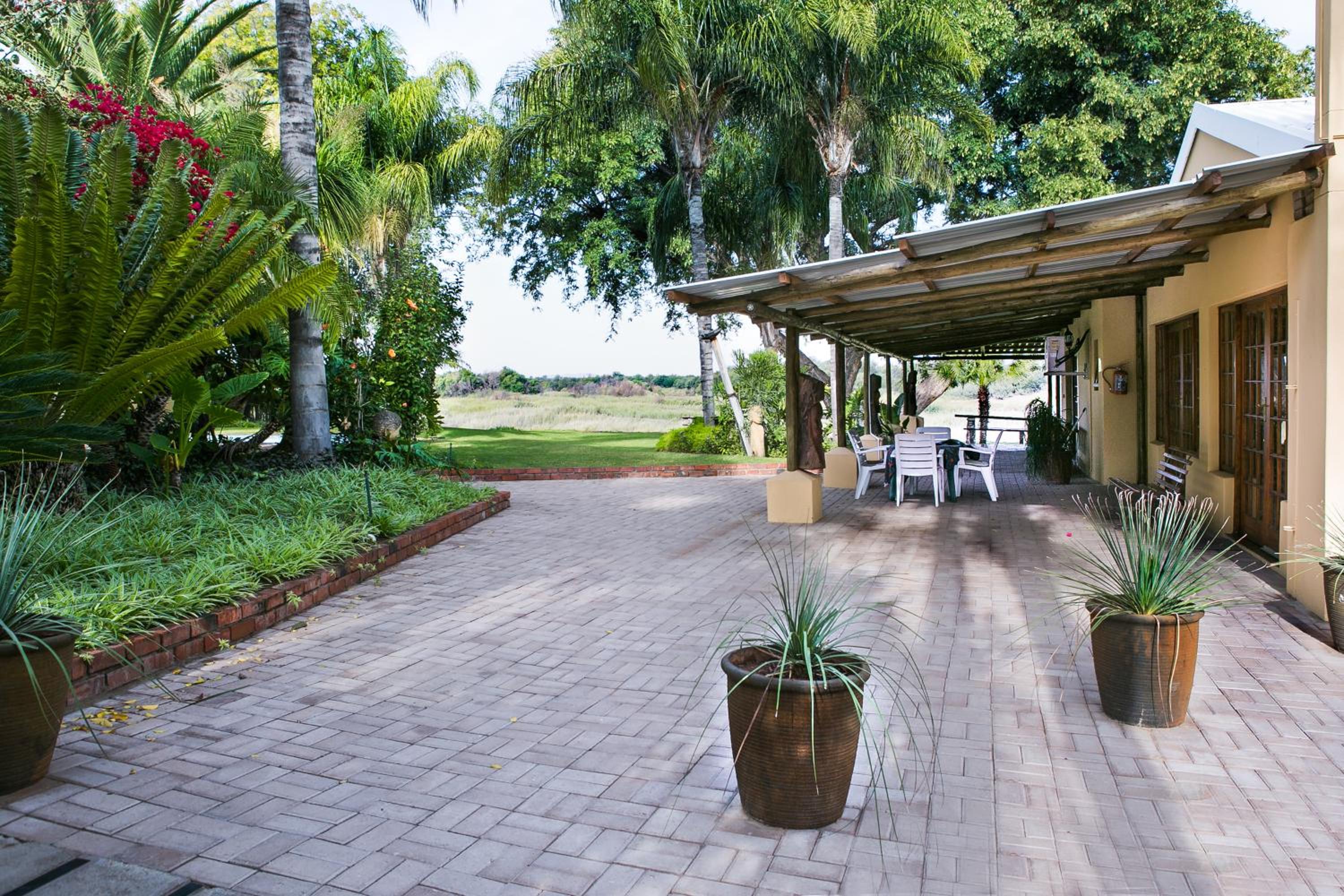 Riverbank Lodge