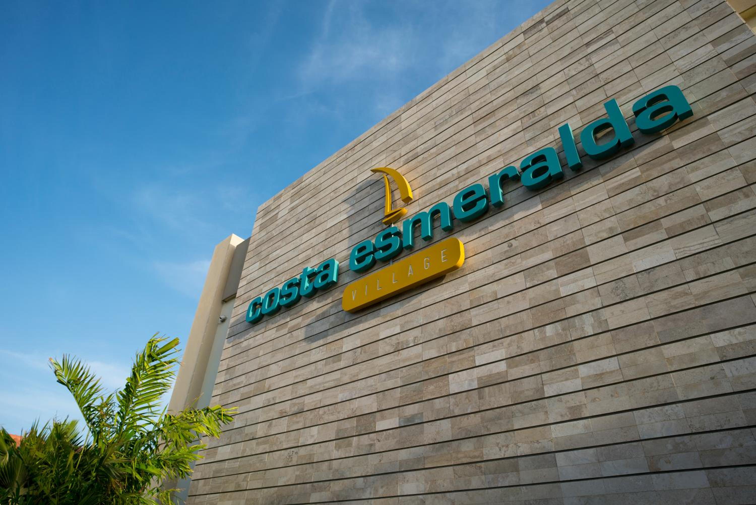 Costa Esmeralda Village
