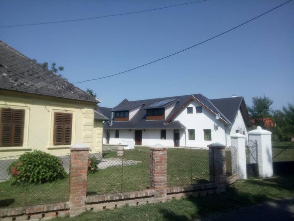 Kutny Residence -Chateau Schaal view 2