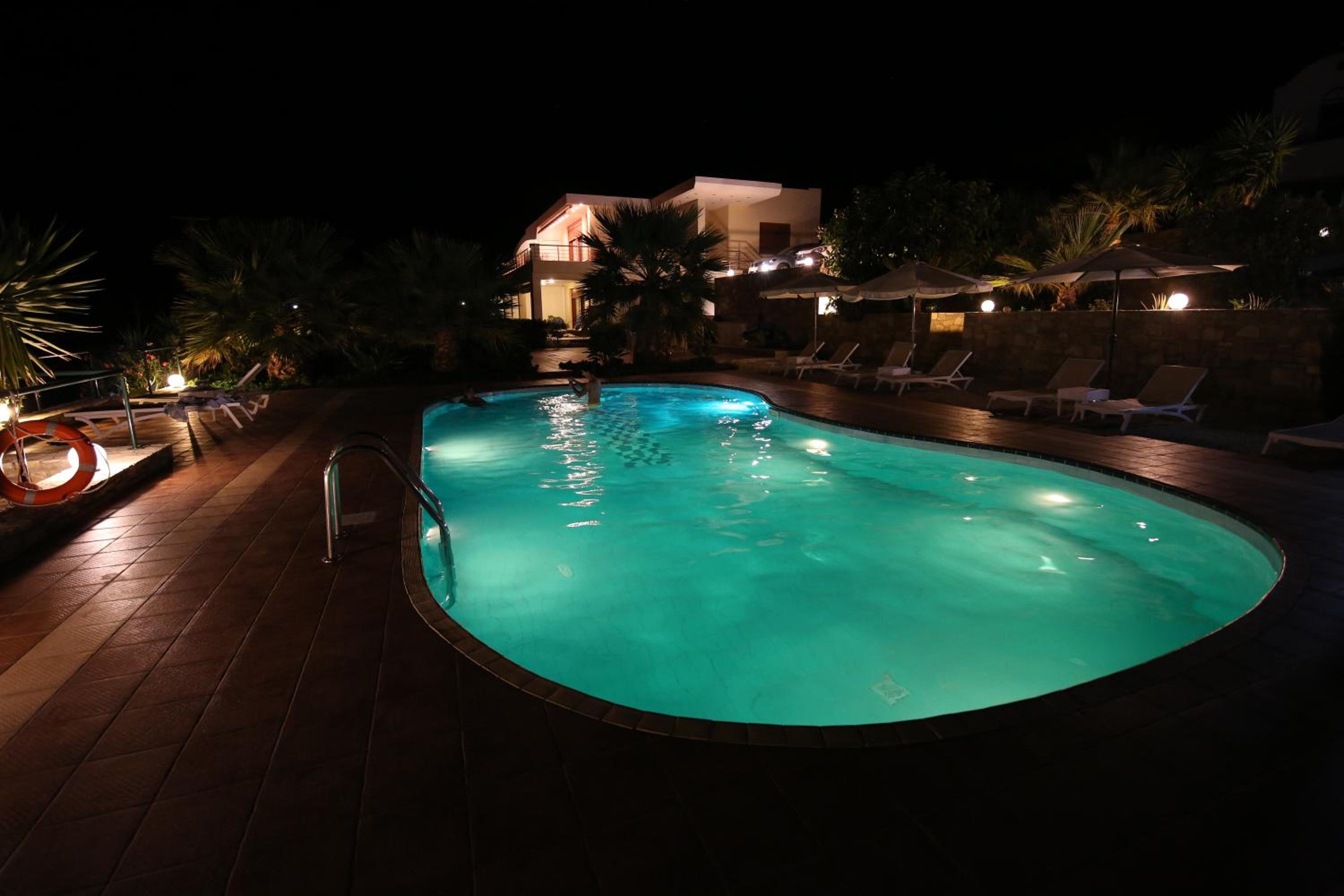 Tholos Bay Suites