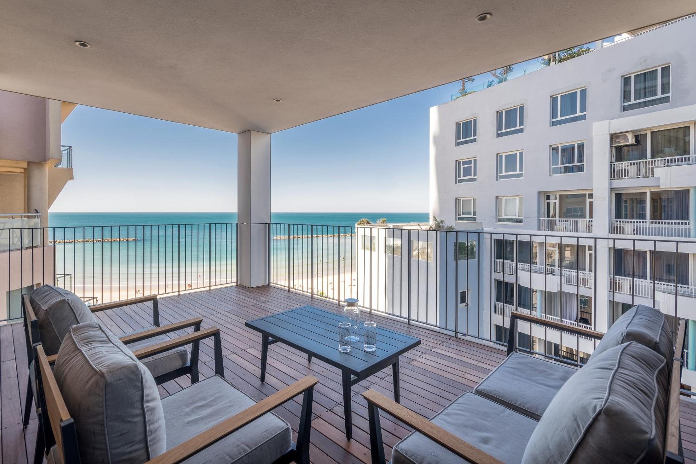 Front of Beach - Trumpeldoor street