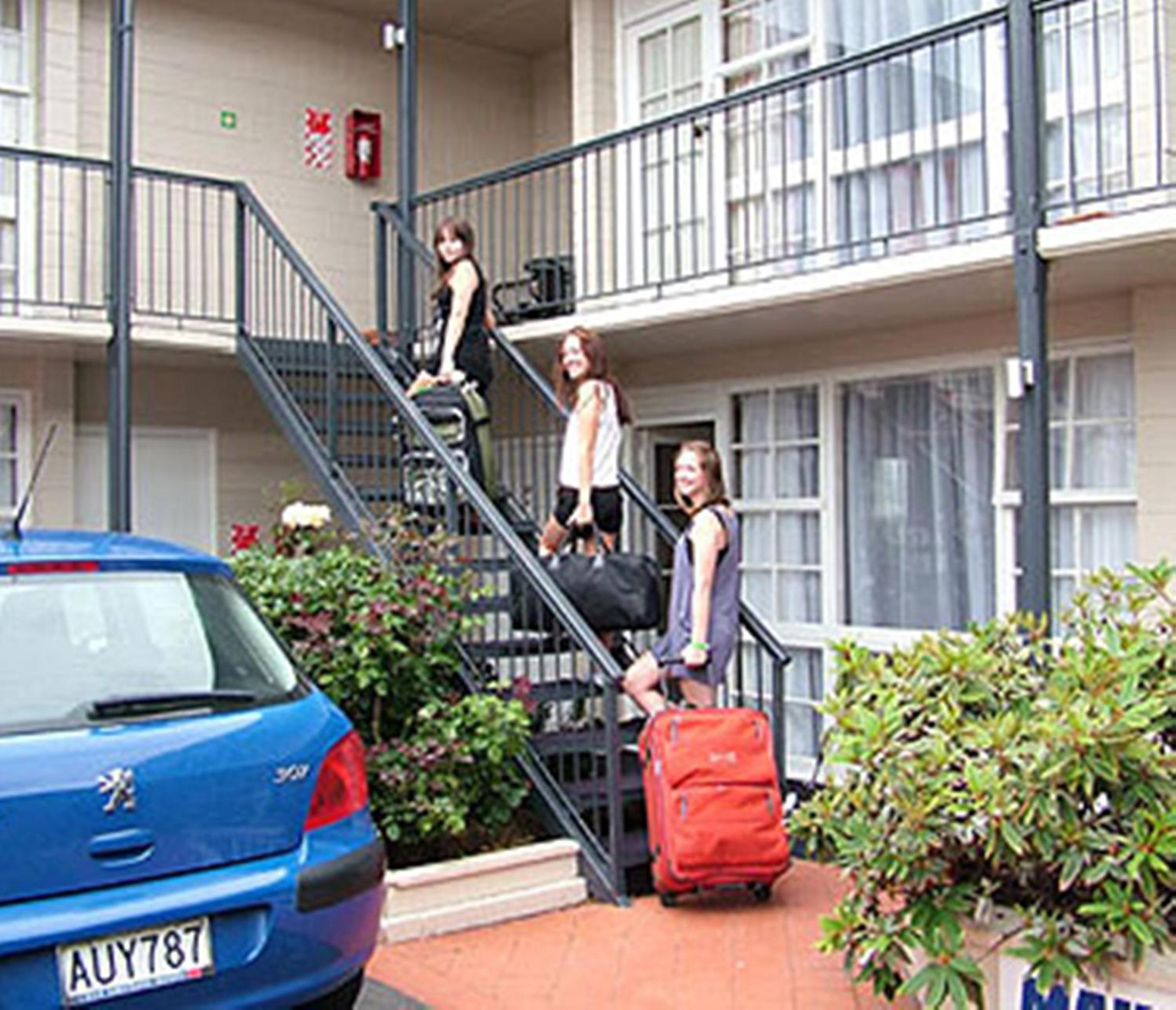 Colonial Inn Motel