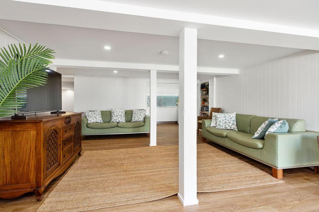 Oceanfront Beach House On Marine Parade