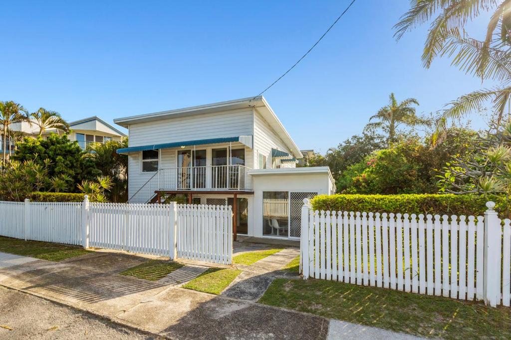 Hotel Oceanfront Beach House On Marine Parade - Image 1