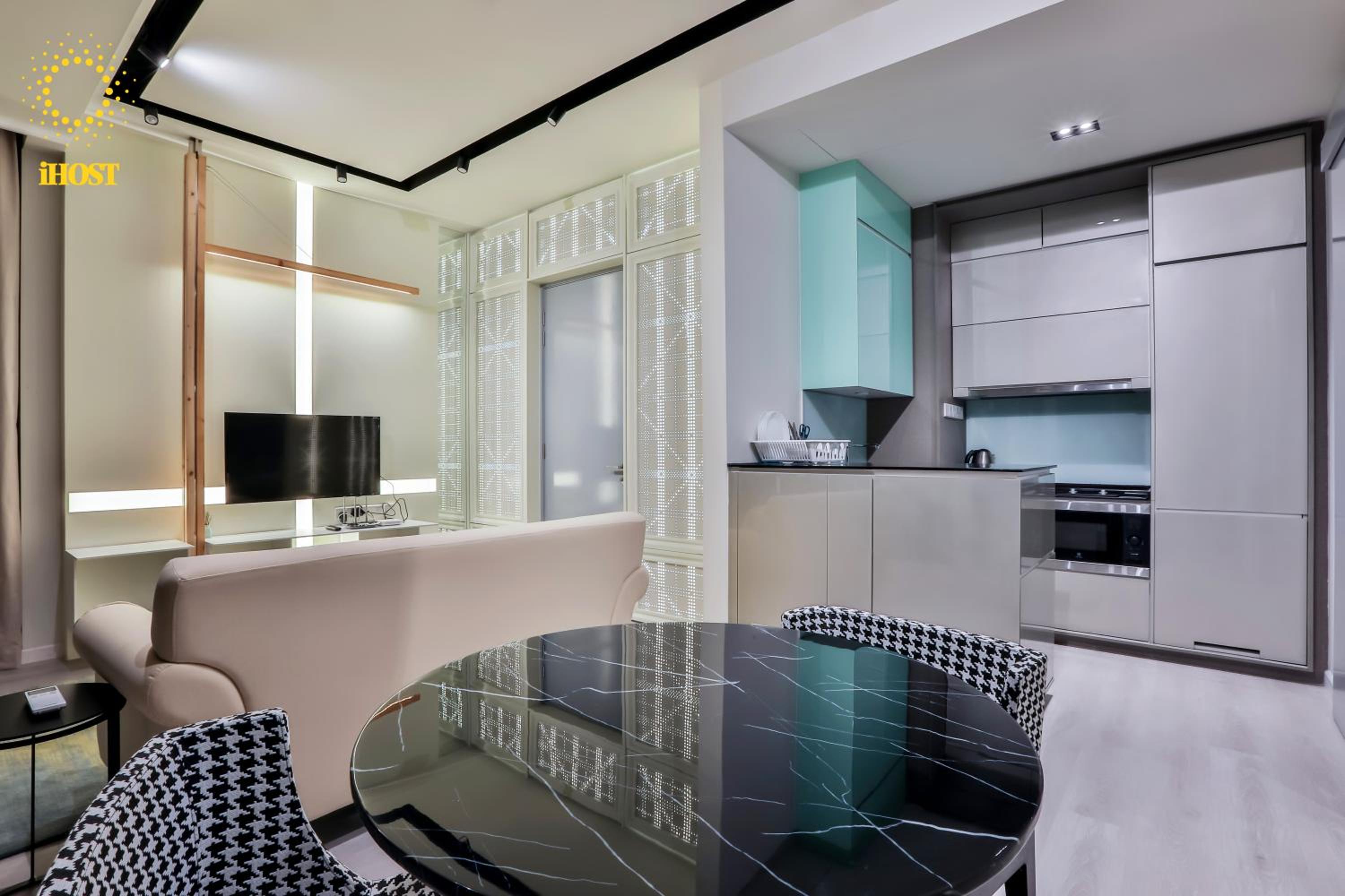 Expressionz Suites By iHost Global