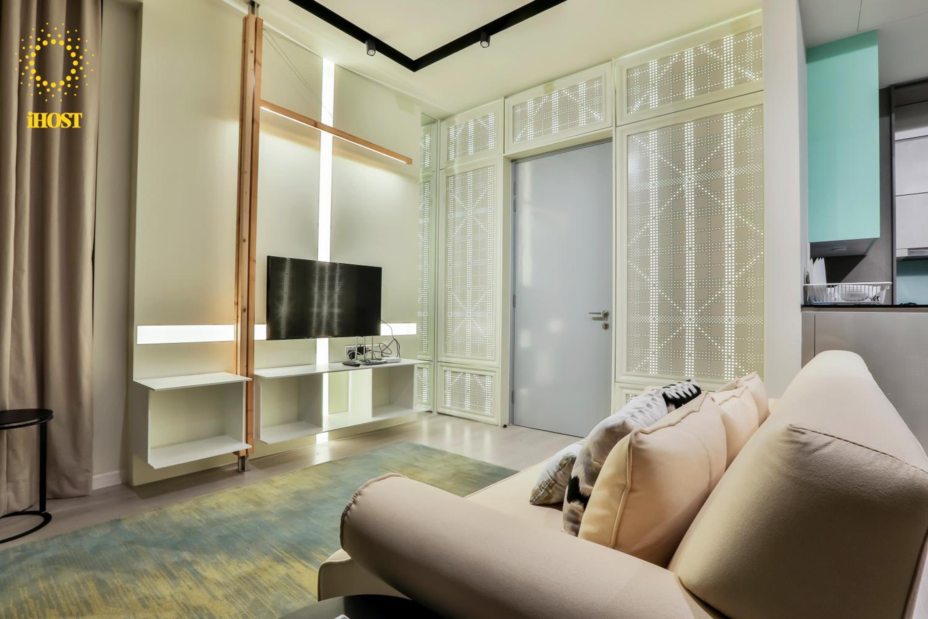 Expressionz Suites By iHost Global