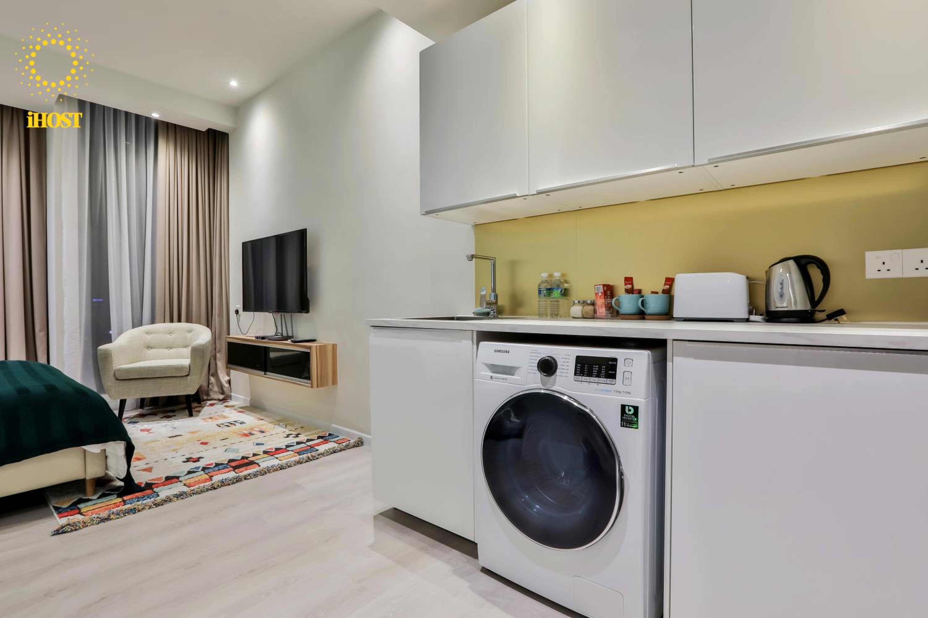Expressionz Suites By iHost Global