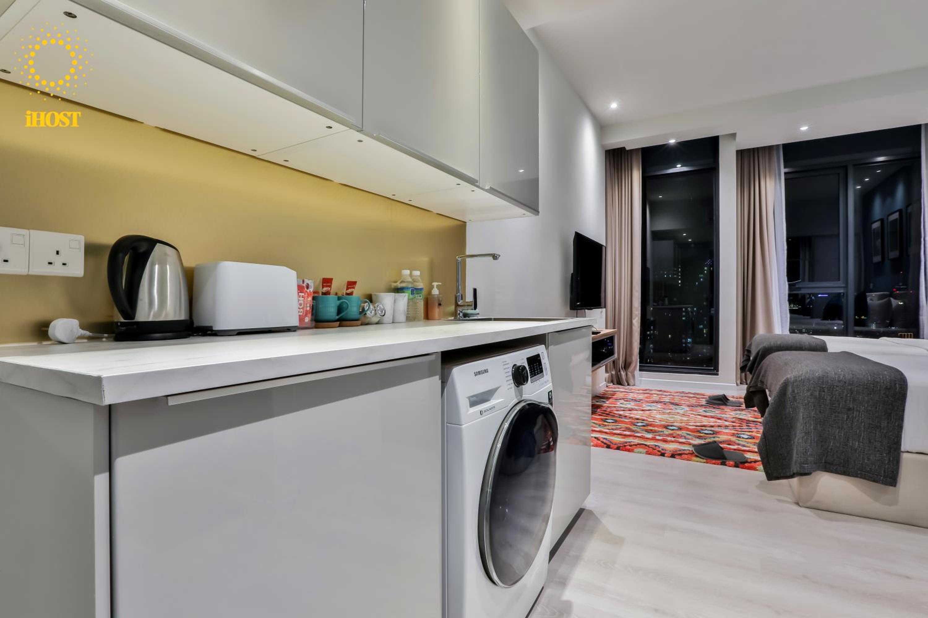 Expressionz Suites By iHost Global