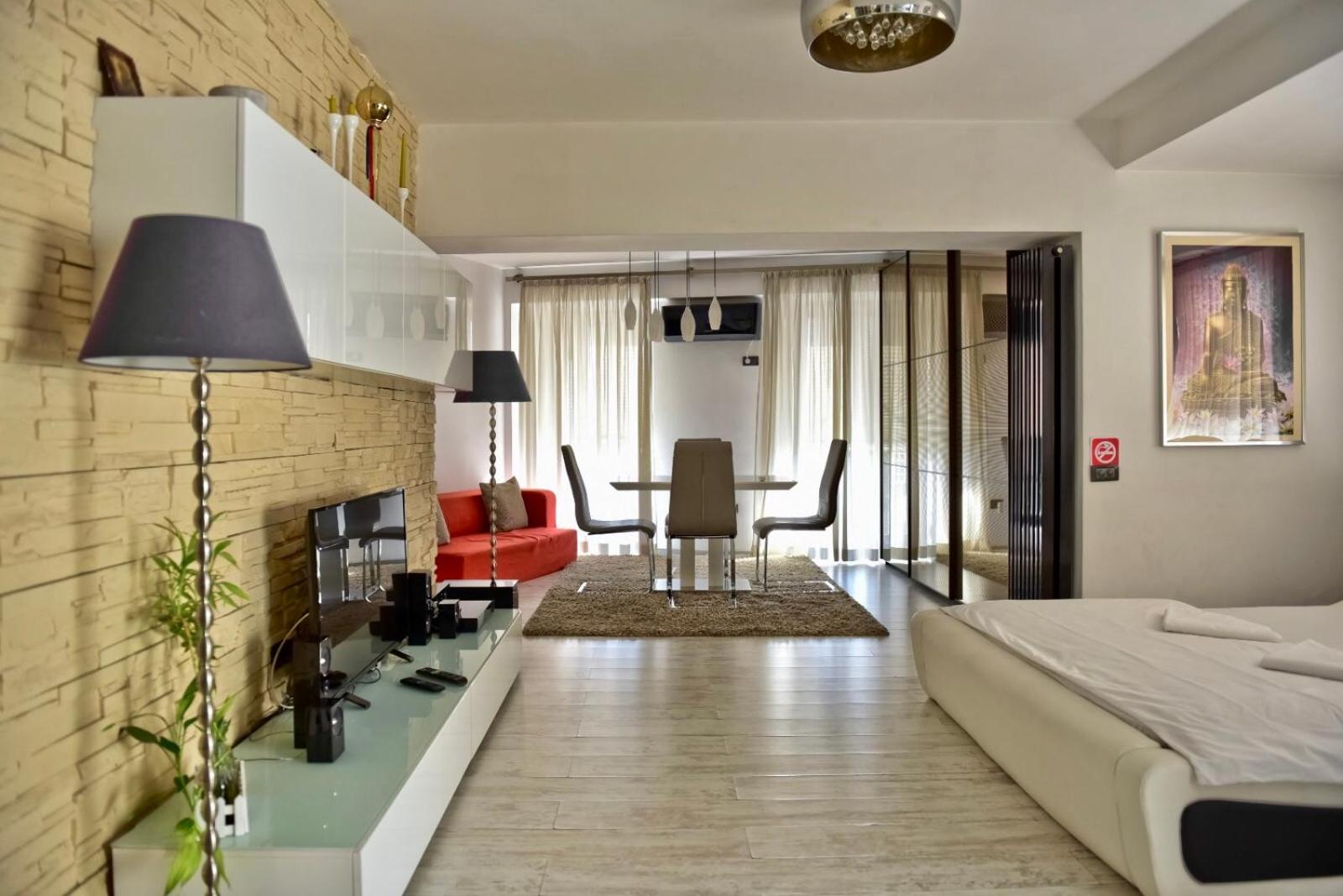 Eric Apartment 100 view 4