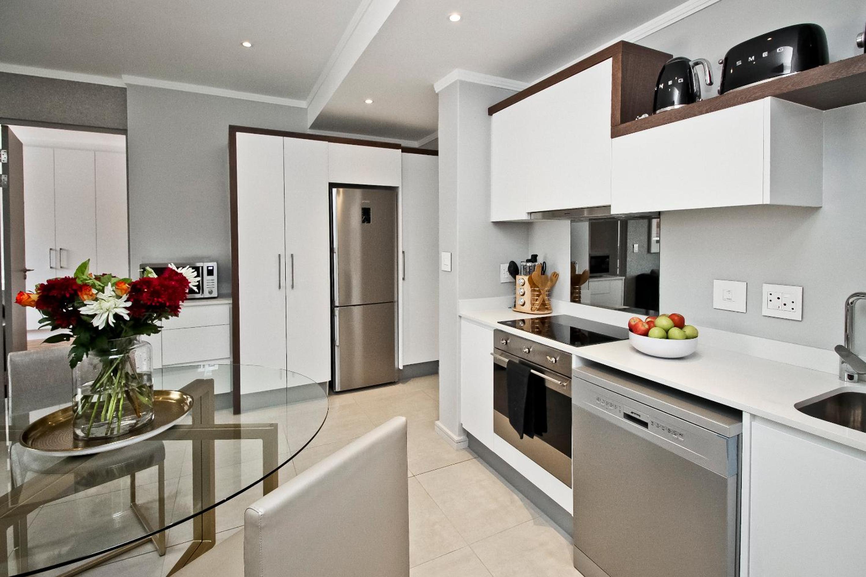 SANDTON APARTMENT MASINGITA TOWERS 15 WEST Rd SOUTH