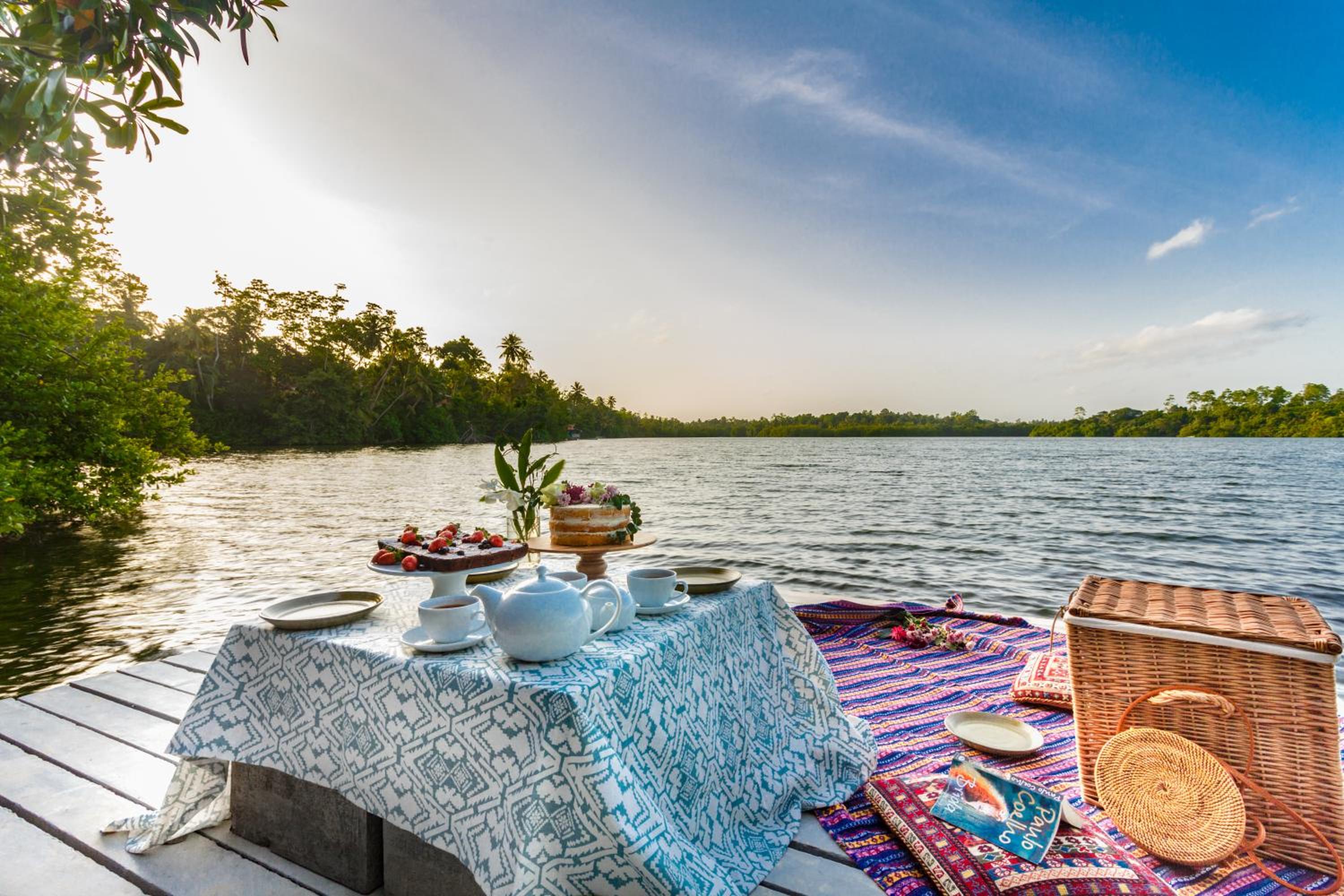 MO River House Luxury Villa