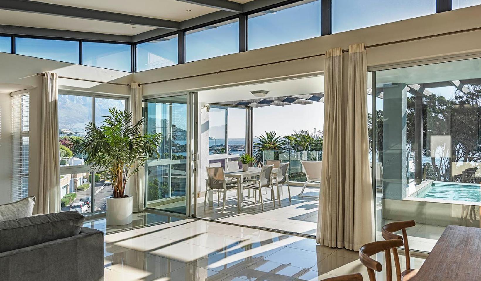 Blue Views Penthouse Beachfront Apartment with Pool view 3