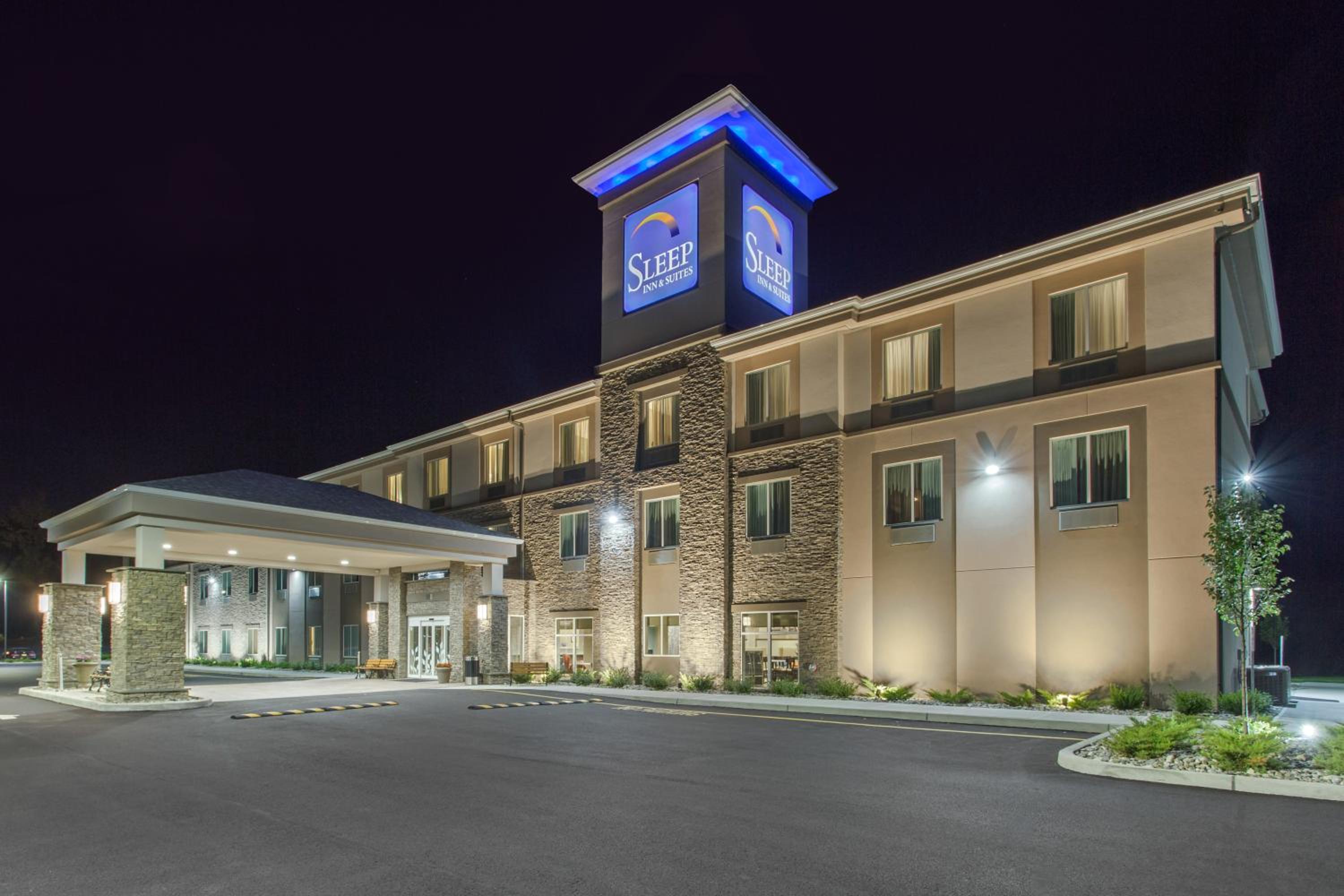 Hotel Sleep Inn & Suites Monroe - Woodbury - Image 1