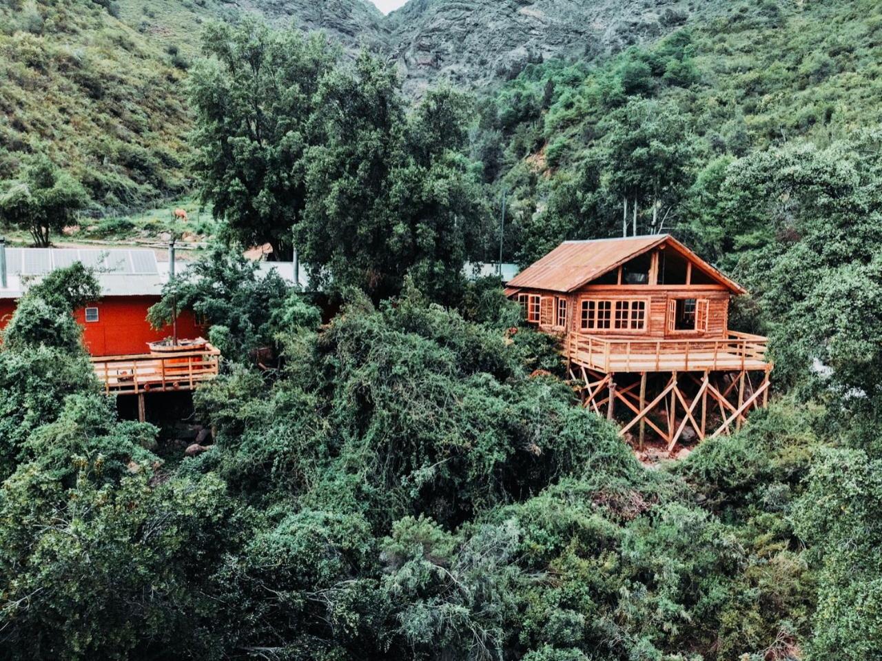 Parque Guaiquivilo, Cabañas de montaña con tinaja privada