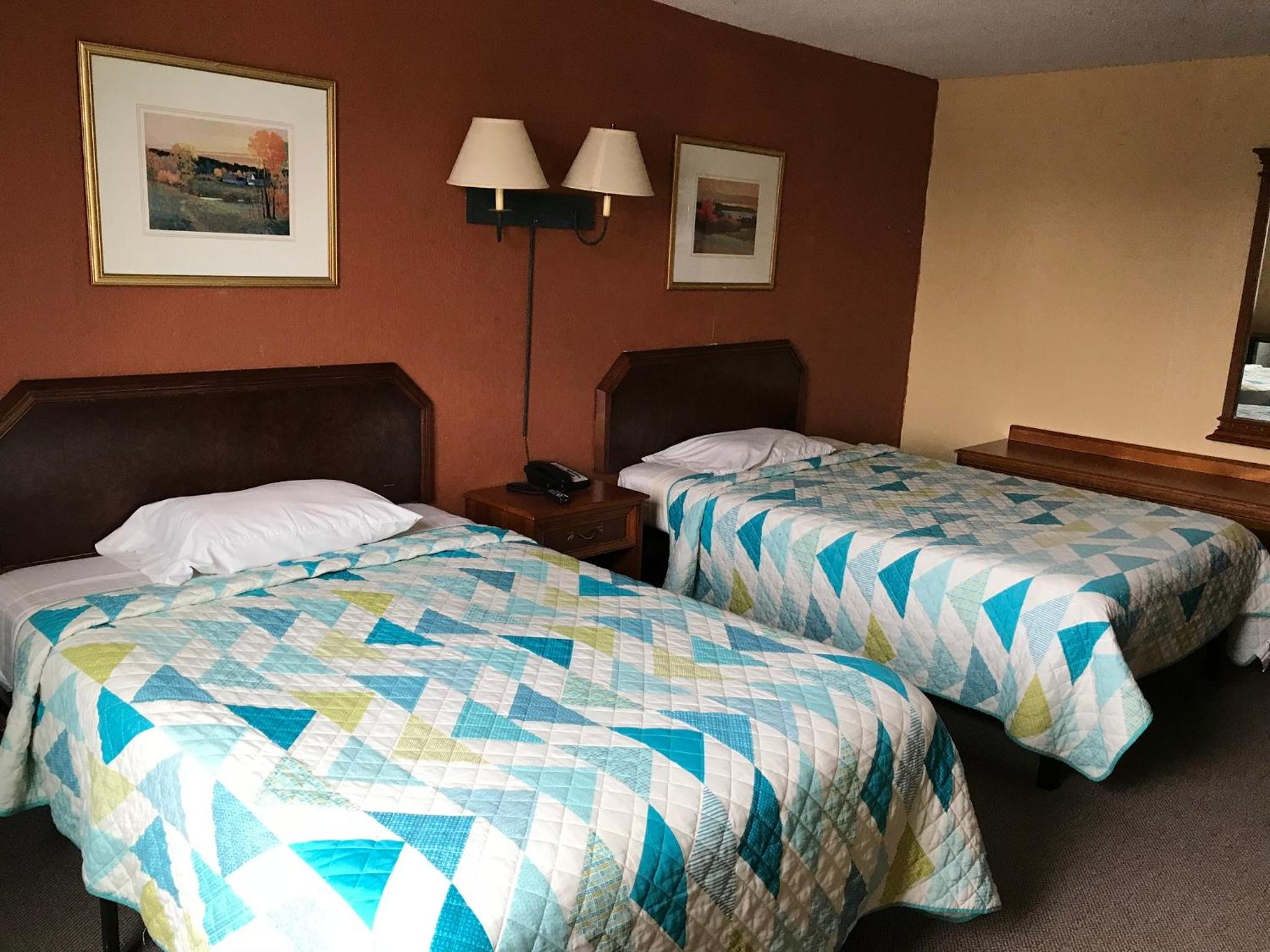 Hotel Economy Inn - Image 1