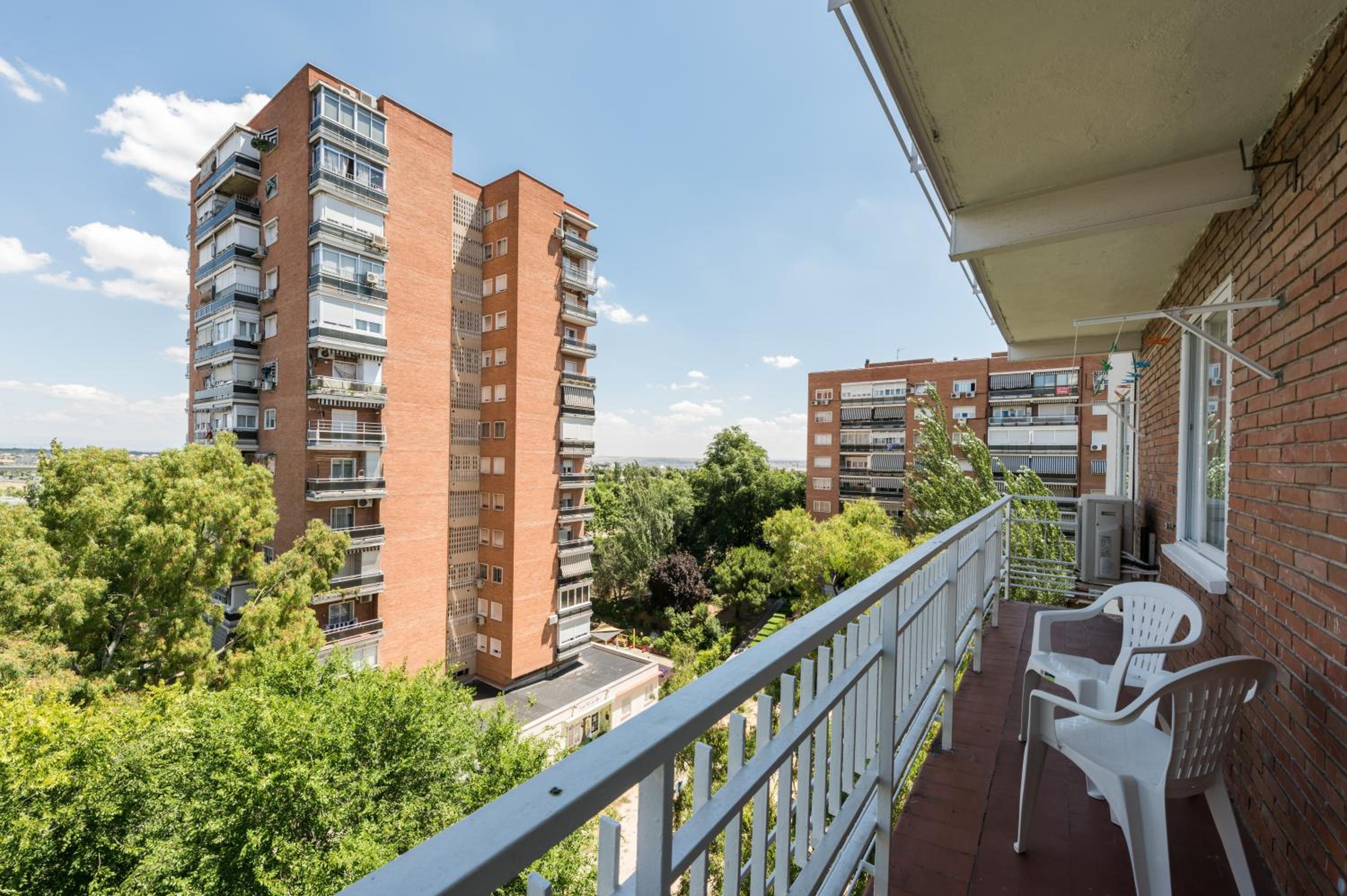 Apartment IFEMA-Airport view 5