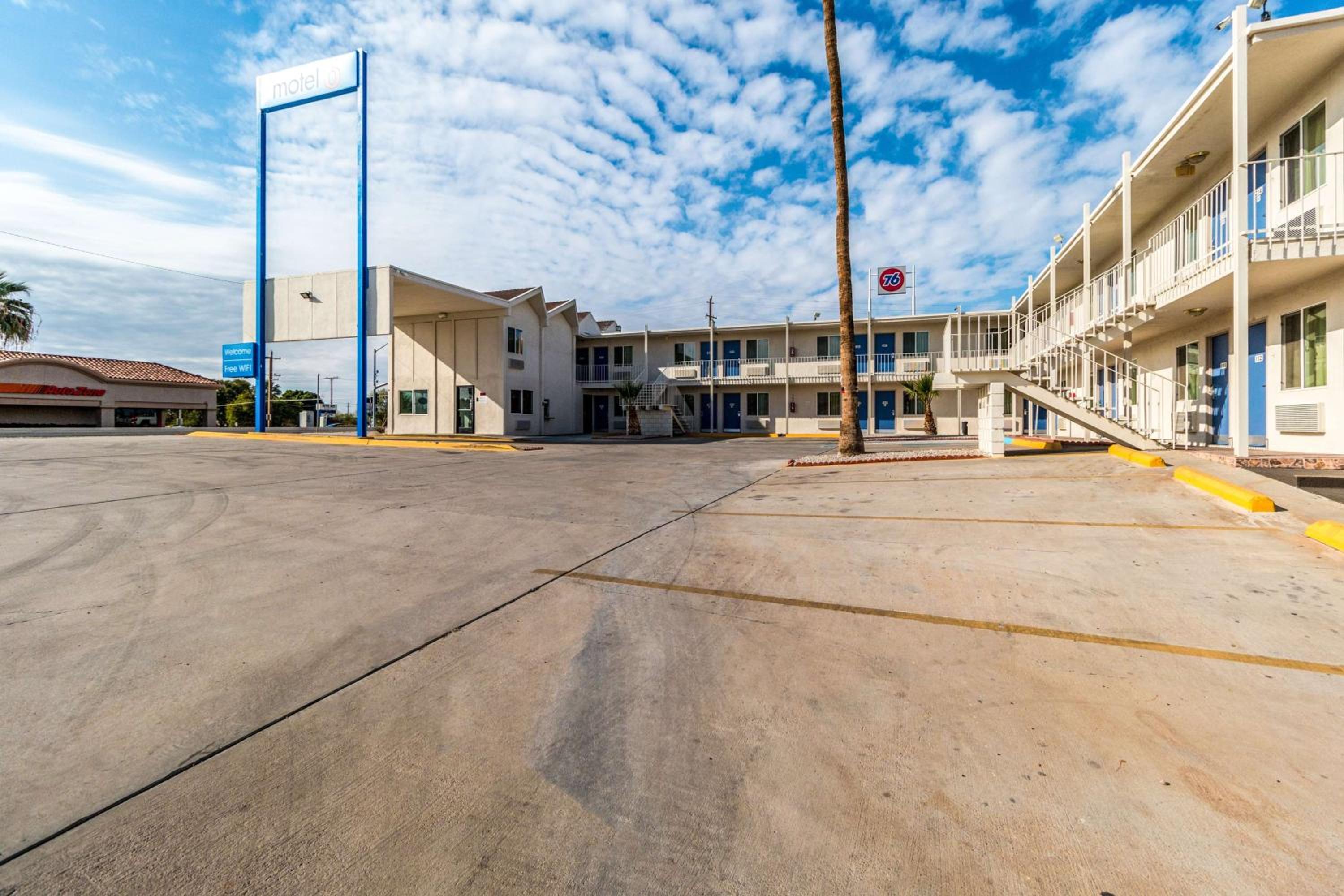 Motel 6-Blythe, CA - South