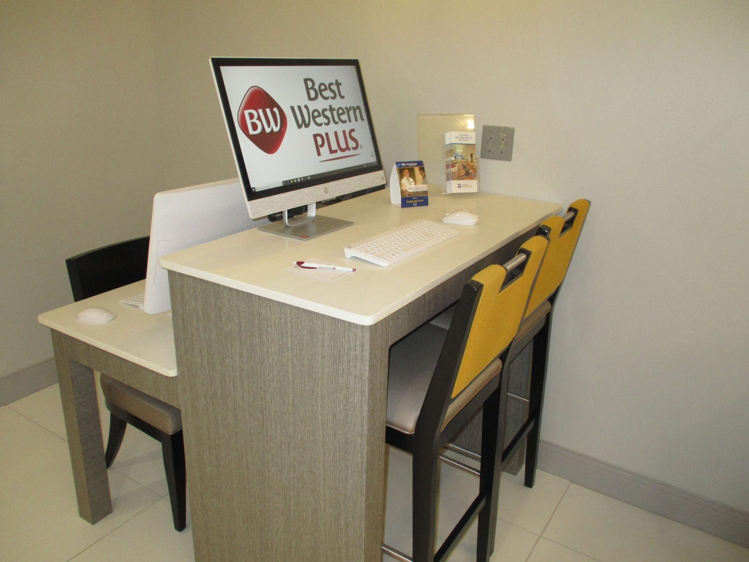 Bloomington Vacations - Best Western Plus Bloomington East - Property Image 6