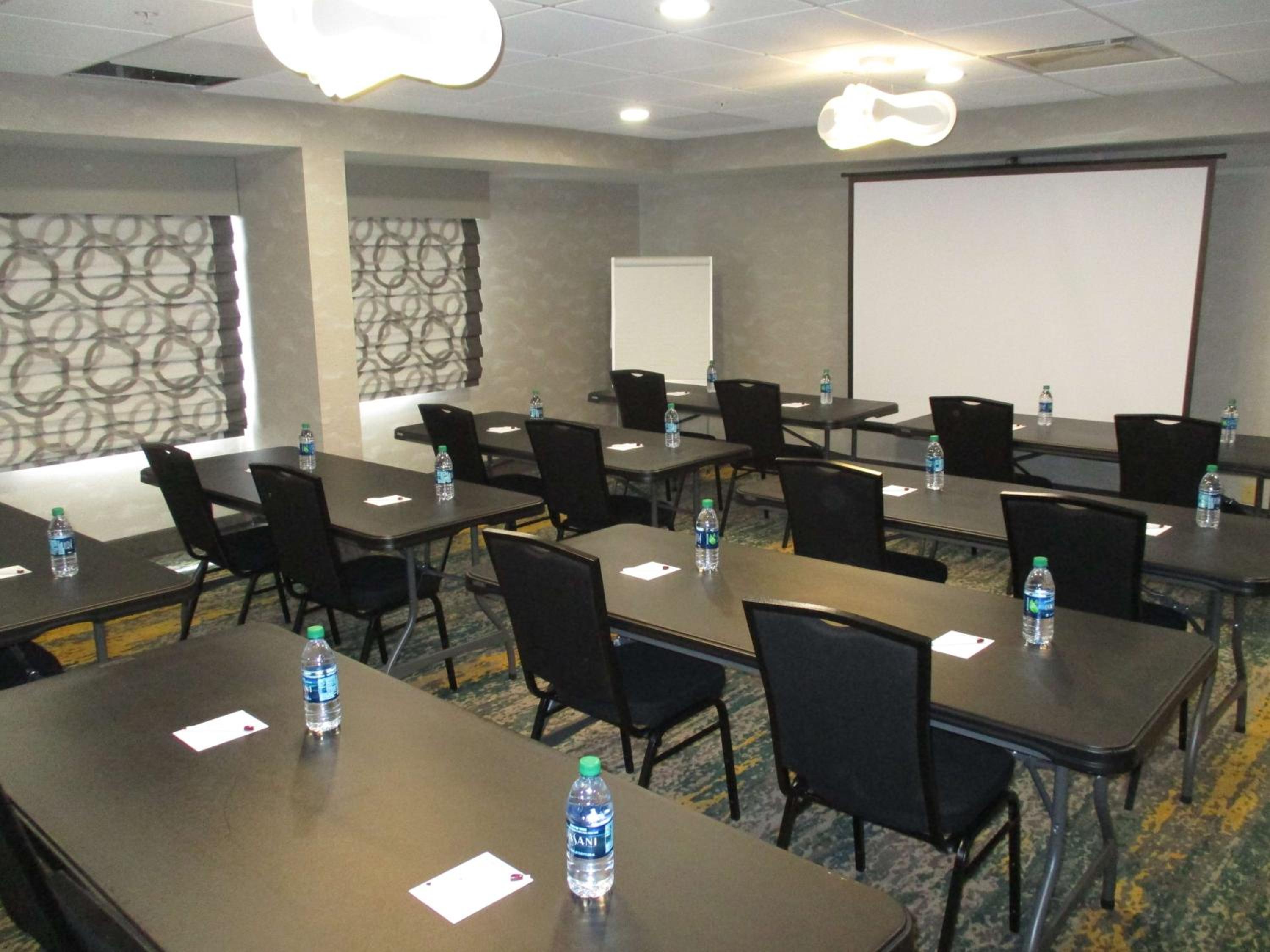 Bloomington Vacations - Best Western Plus Bloomington East - Property Image 5