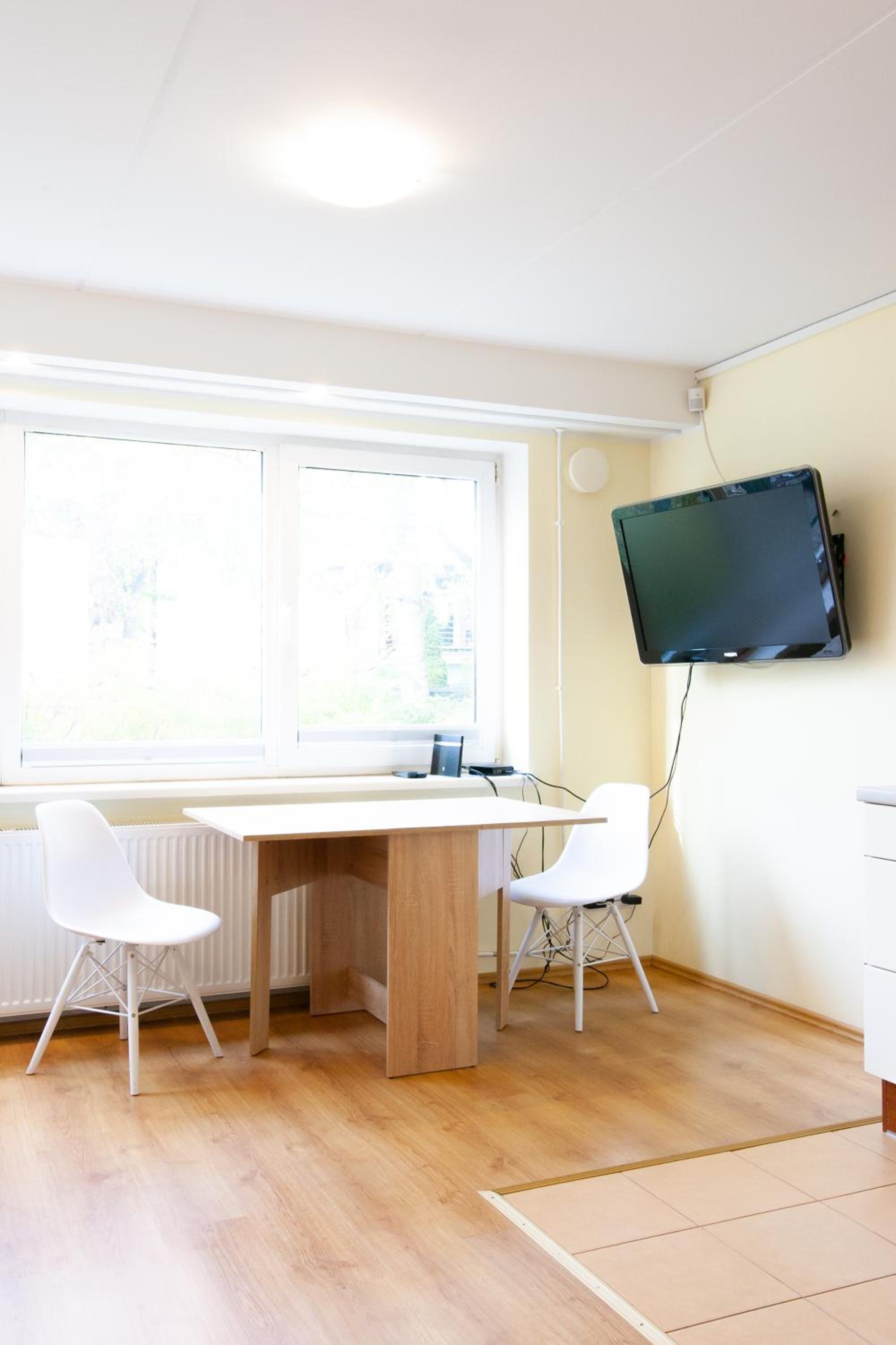 Sunny Studio with Parking, Self-Check-In & Wi-Fi