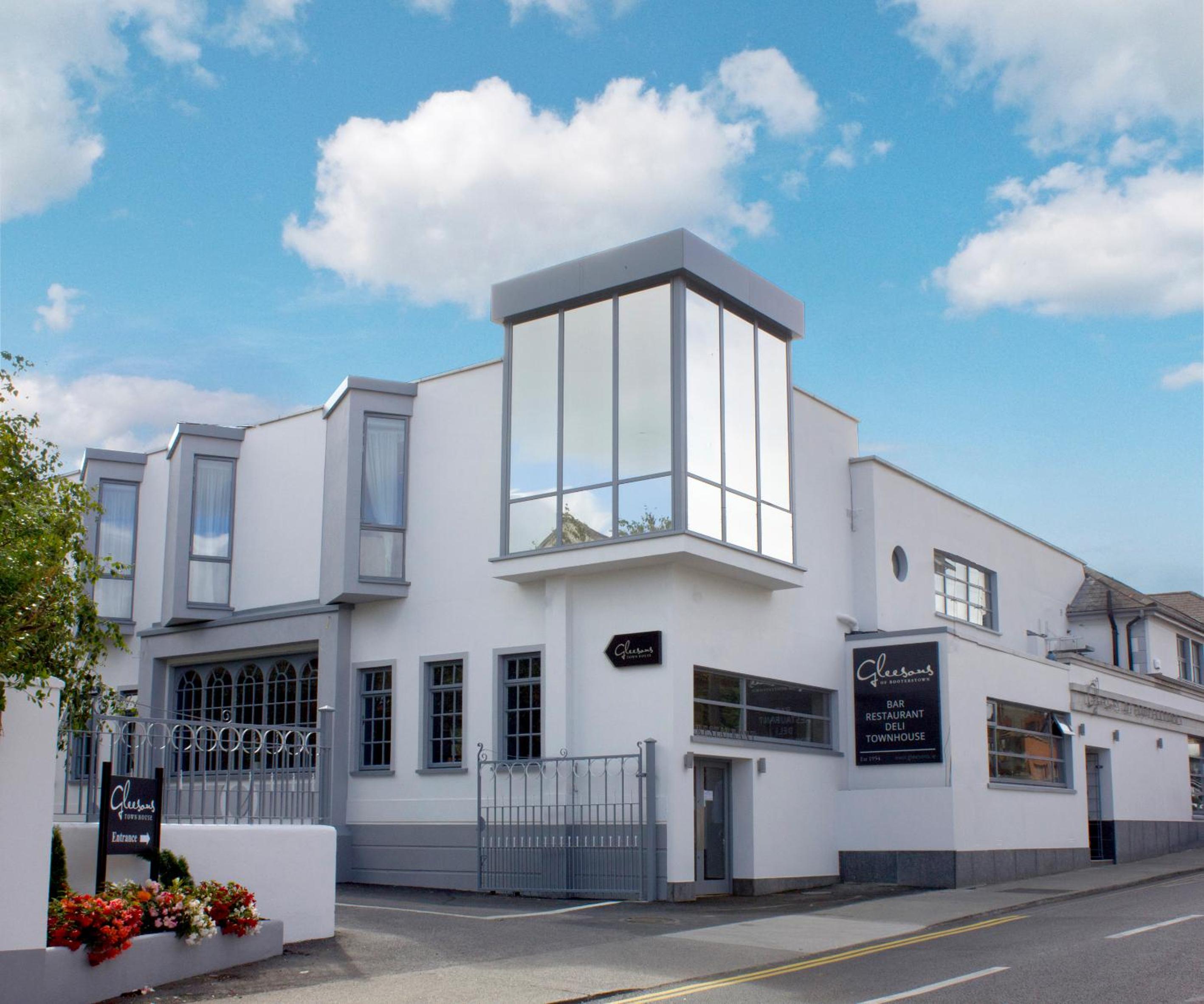 Hotel Gleesons Townhouse Booterstown - Image 1
