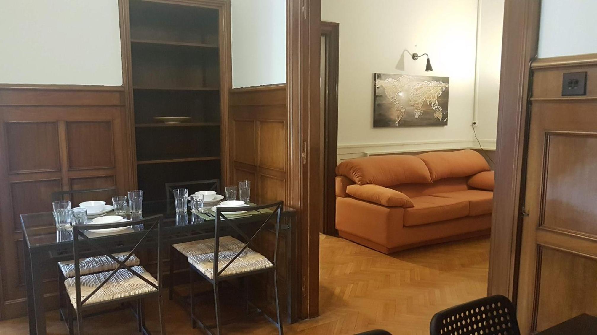 Violet Errathens Apartment - Athens Center, 7 BD, 3 BATH