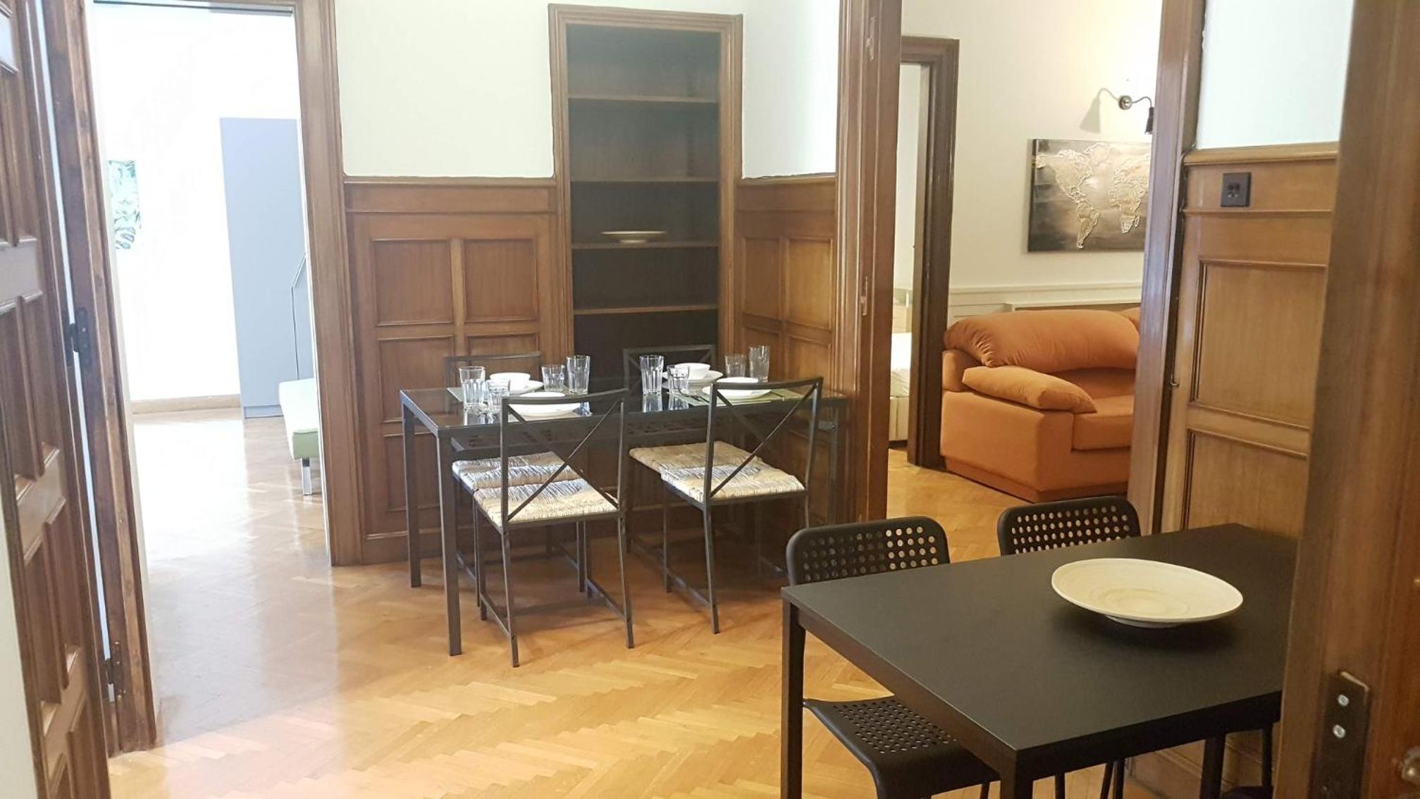 Violet Errathens Apartment - Athens Center, 7 BD, 3 BATH