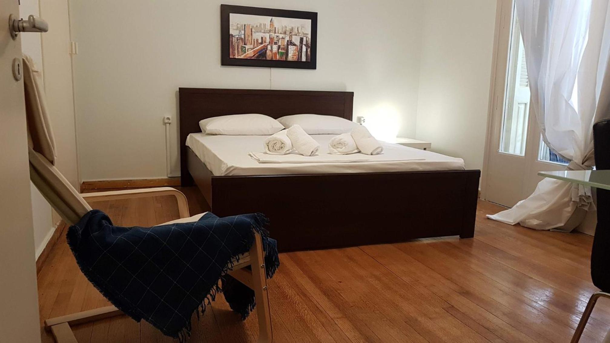 Violet Errathens Apartment - Athens Center, 7 BD, 3 BATH