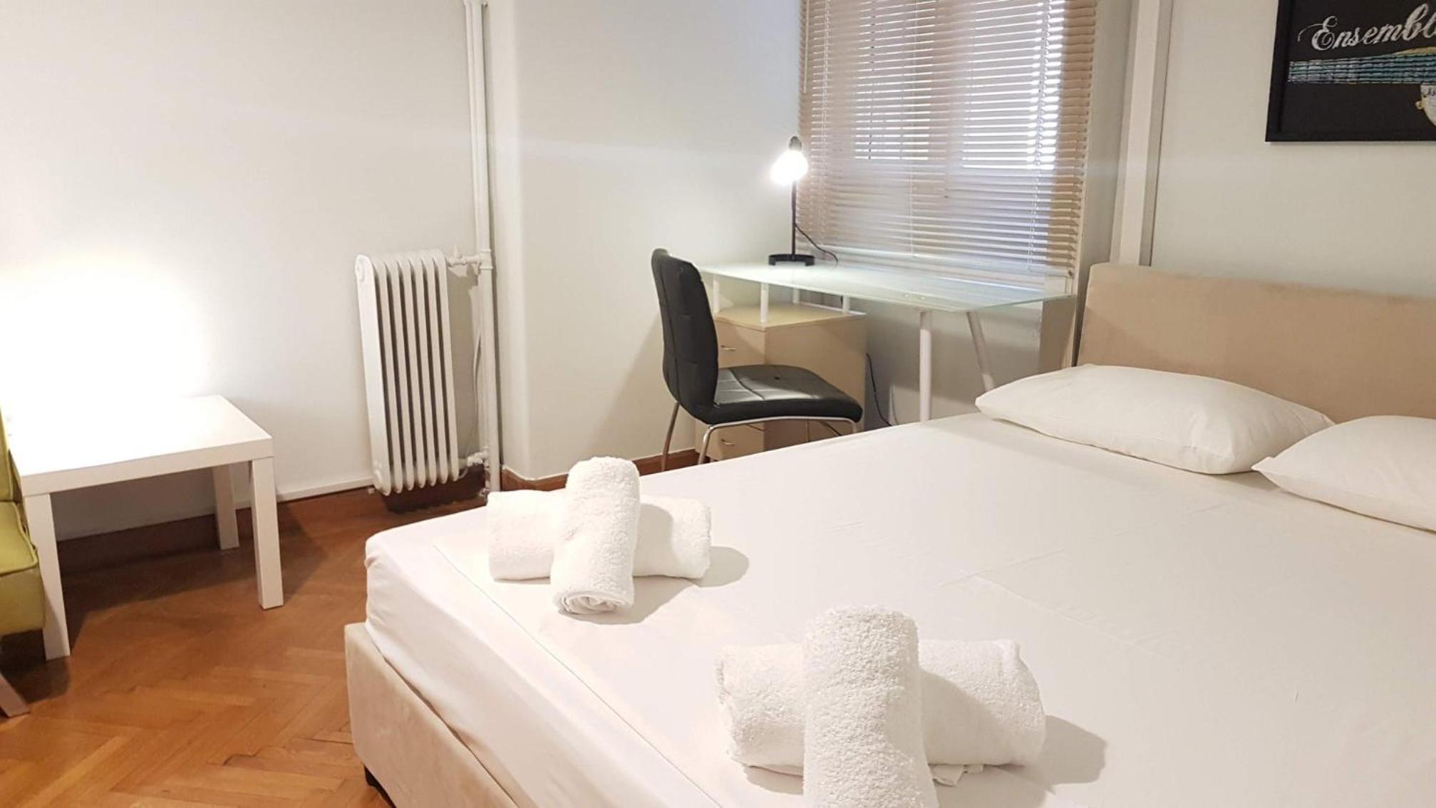 Violet Errathens Apartment - Athens Center, 7 BD, 3 BATH