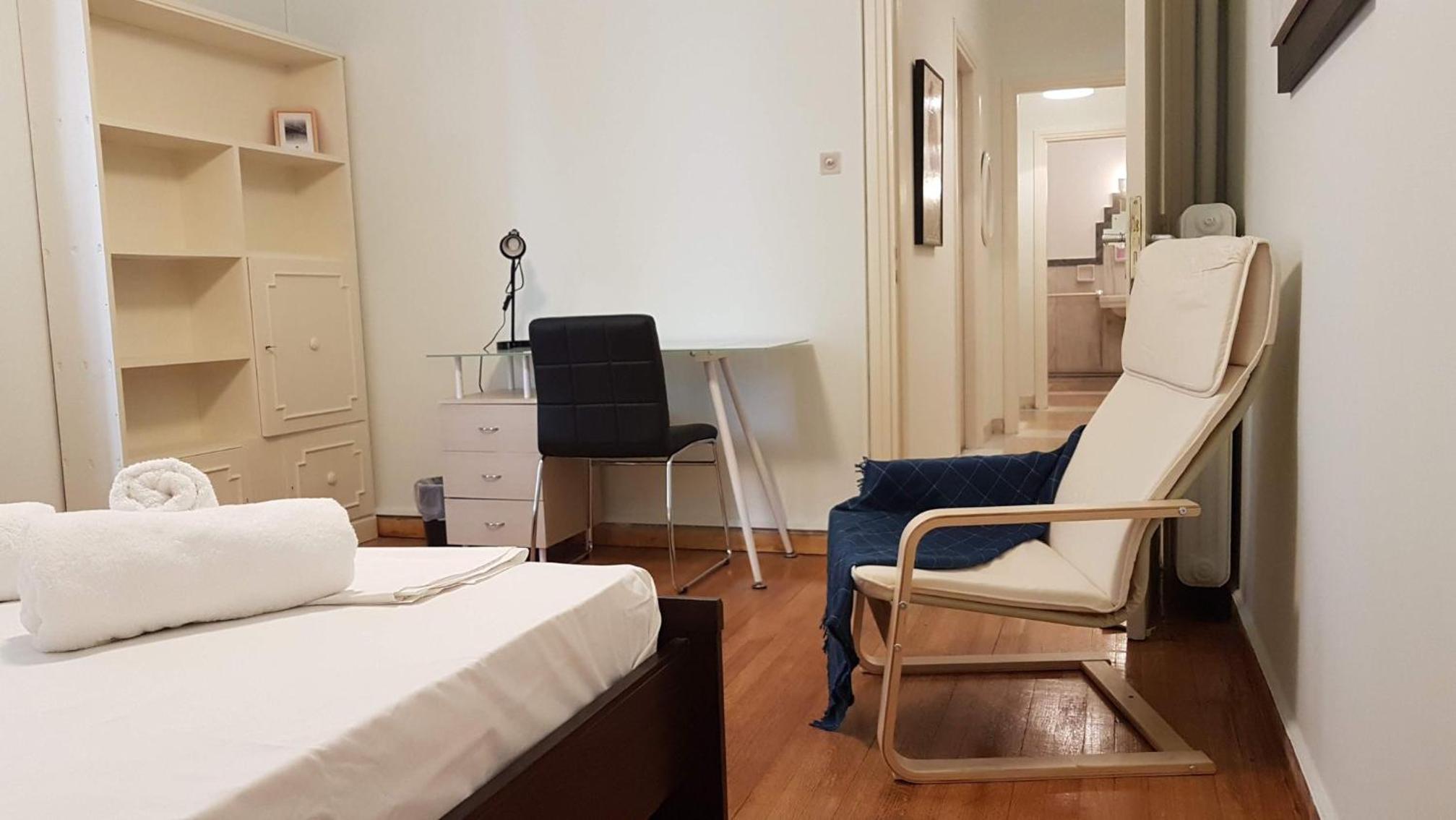 Violet Errathens Apartment - Athens Center, 7 BD, 3 BATH