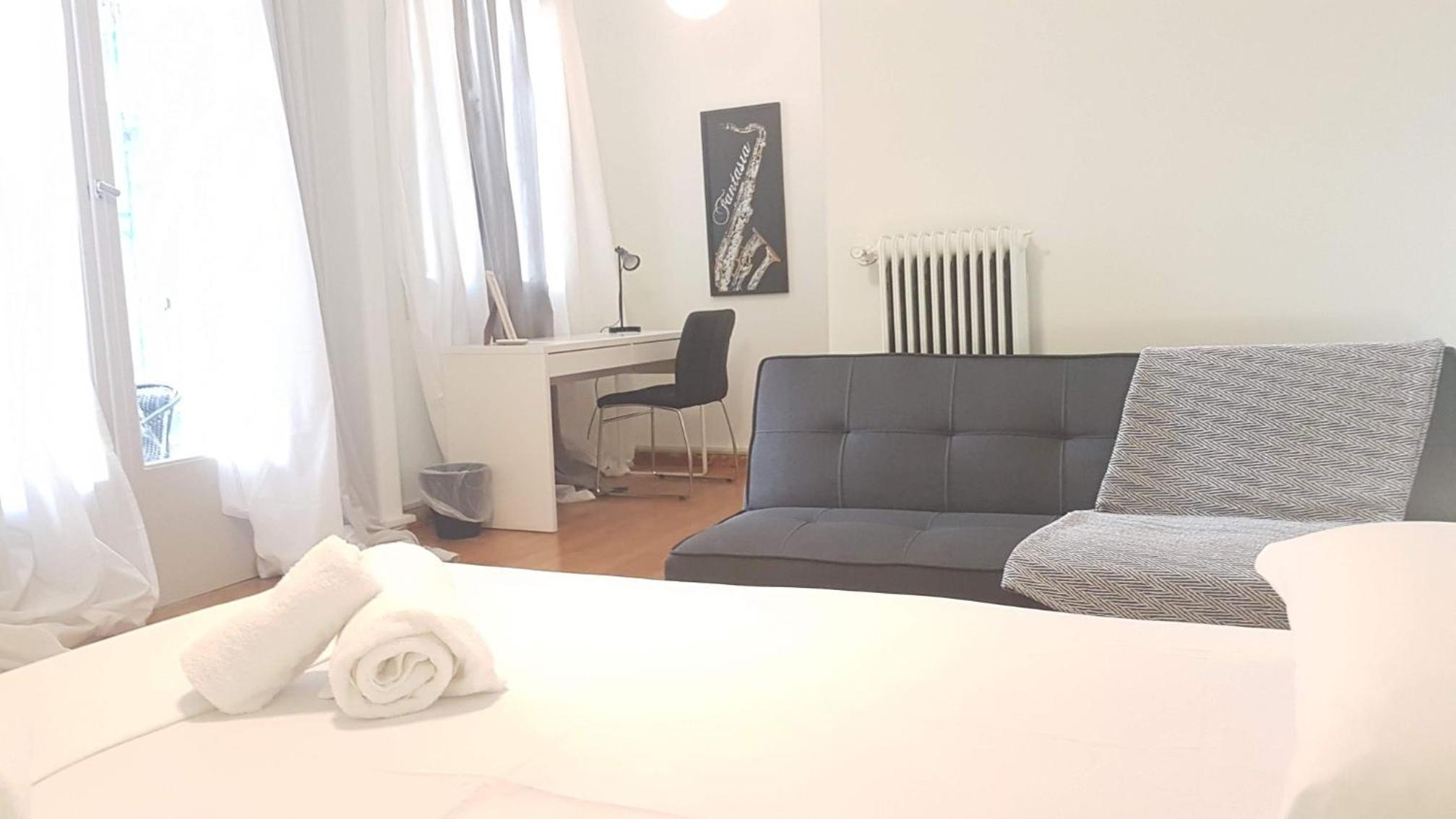 Violet Errathens Apartment - Athens Center, 7 BD, 3 BATH