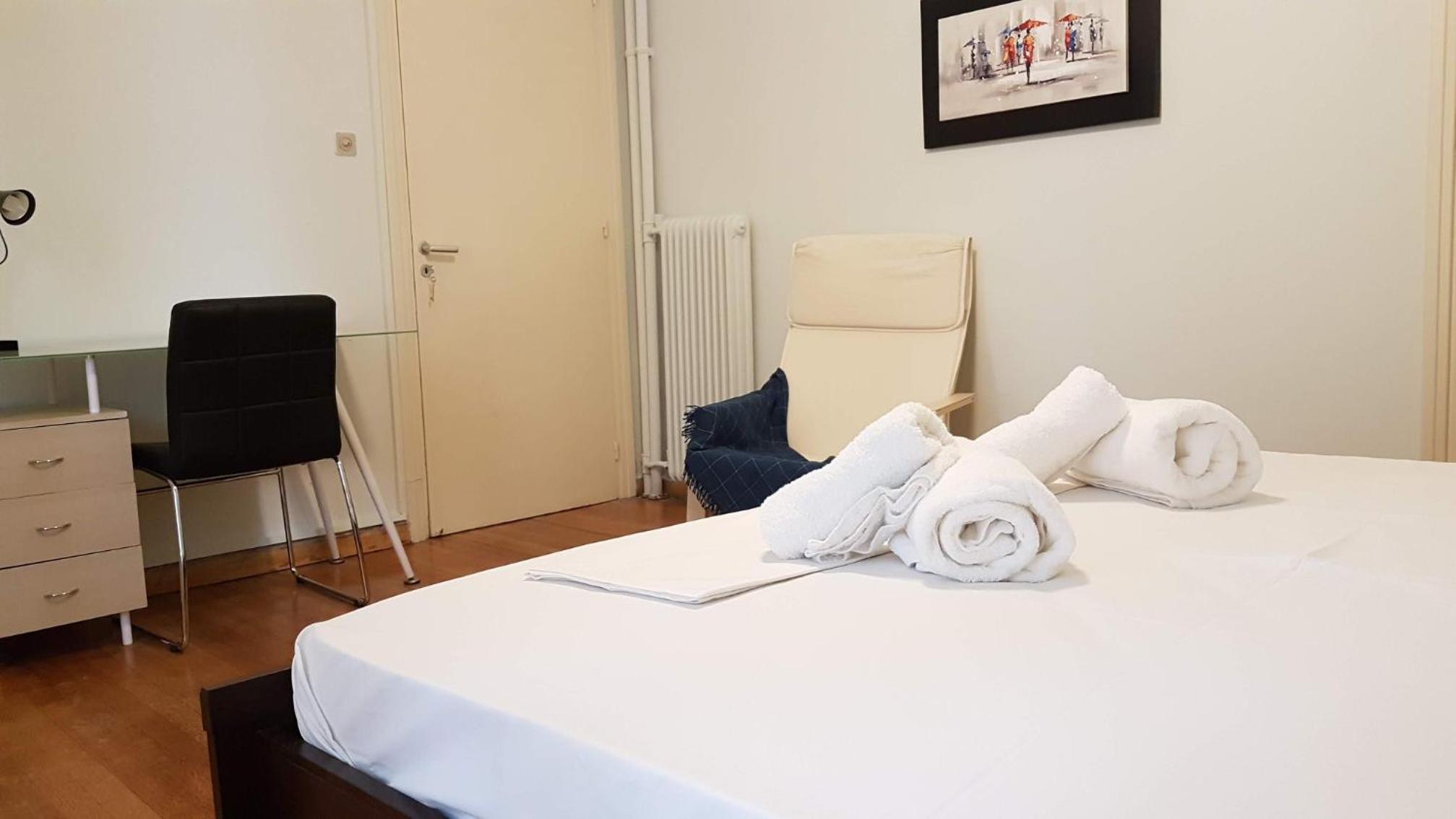 Violet Errathens Apartment - Athens Center, 7 BD, 3 BATH