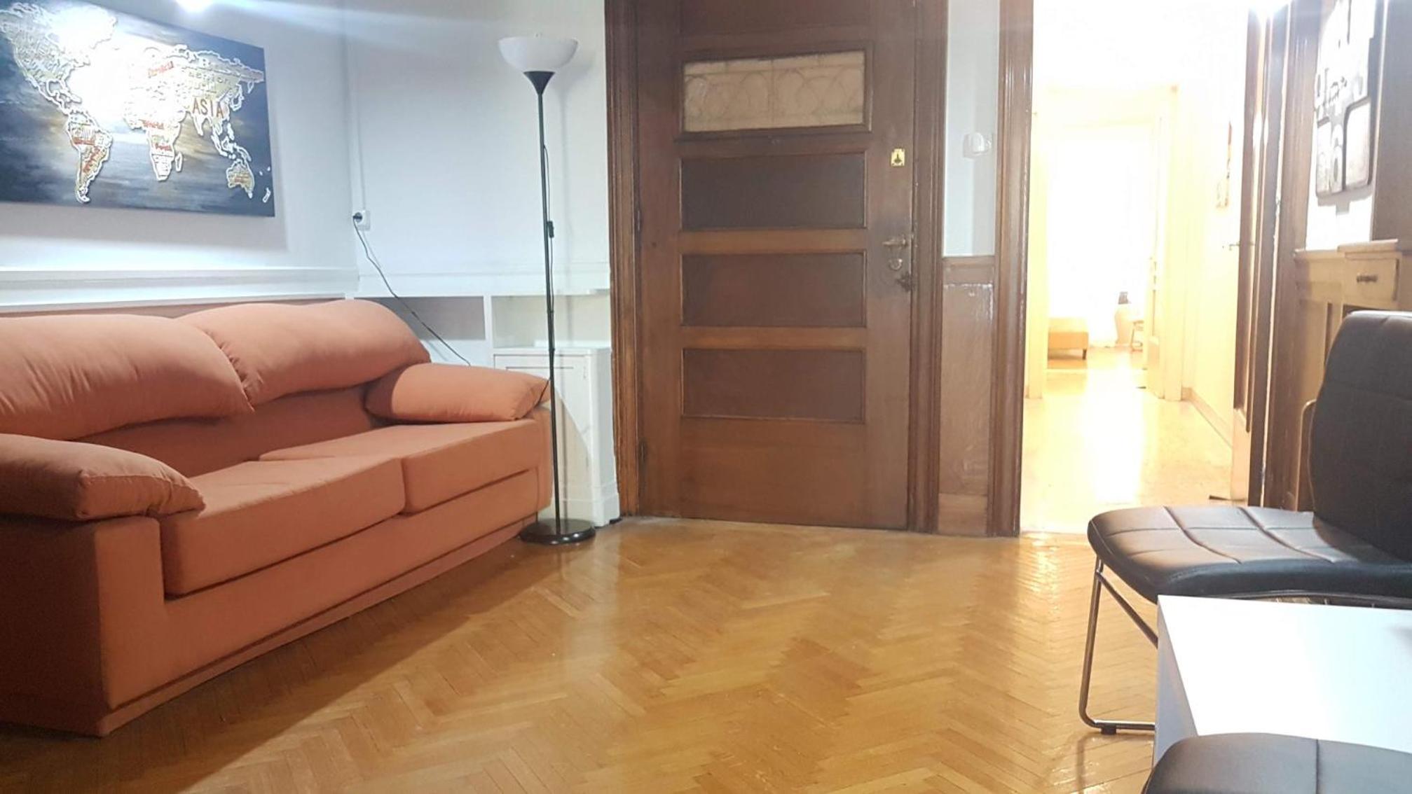 Violet Errathens Apartment - Athens Center, 7 BD, 3 BATH