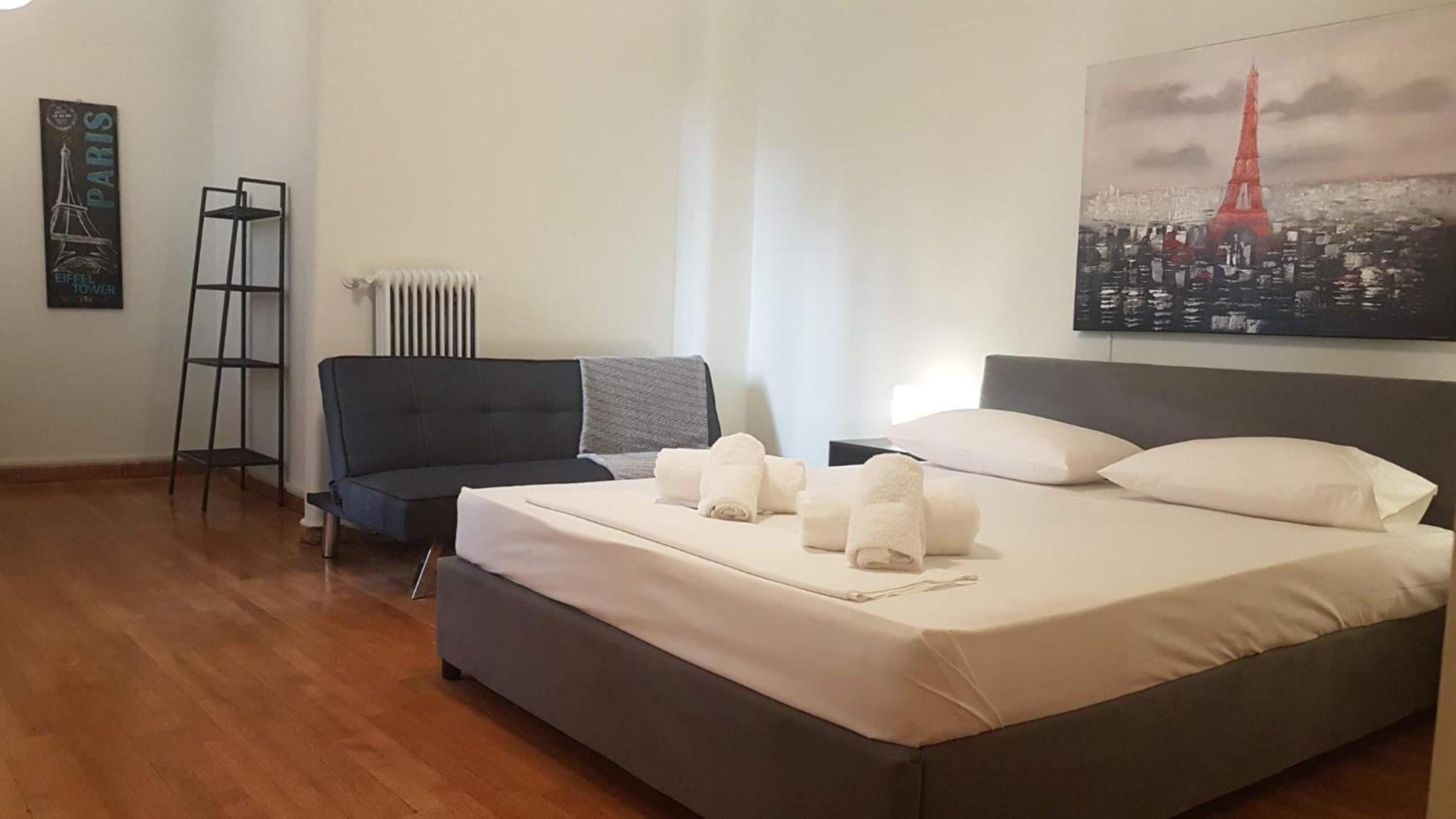 Violet Errathens Apartment - Athens Center, 7 BD, 3 BATH