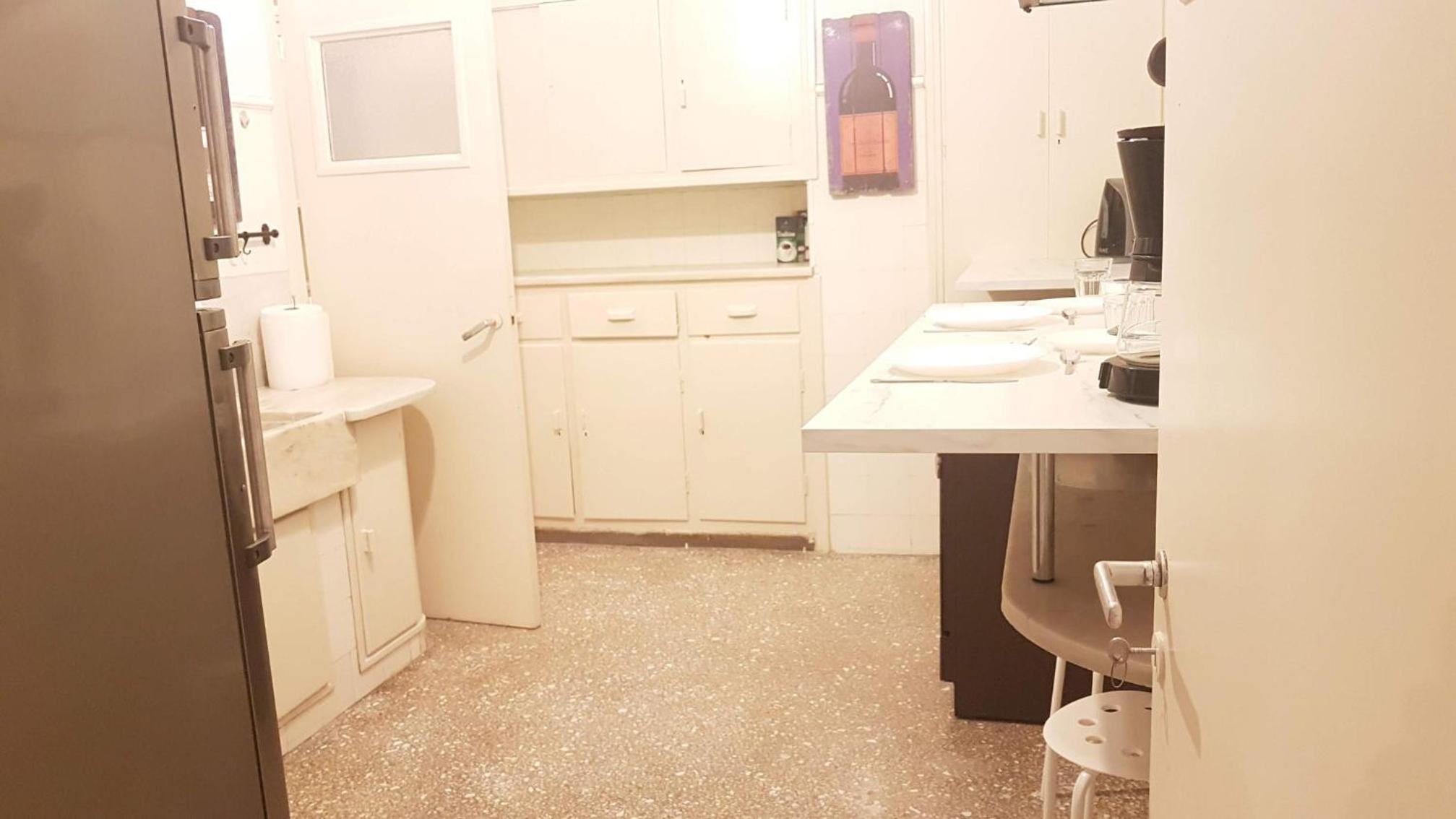 Violet Errathens Apartment - Athens Center, 7 BD, 3 BATH