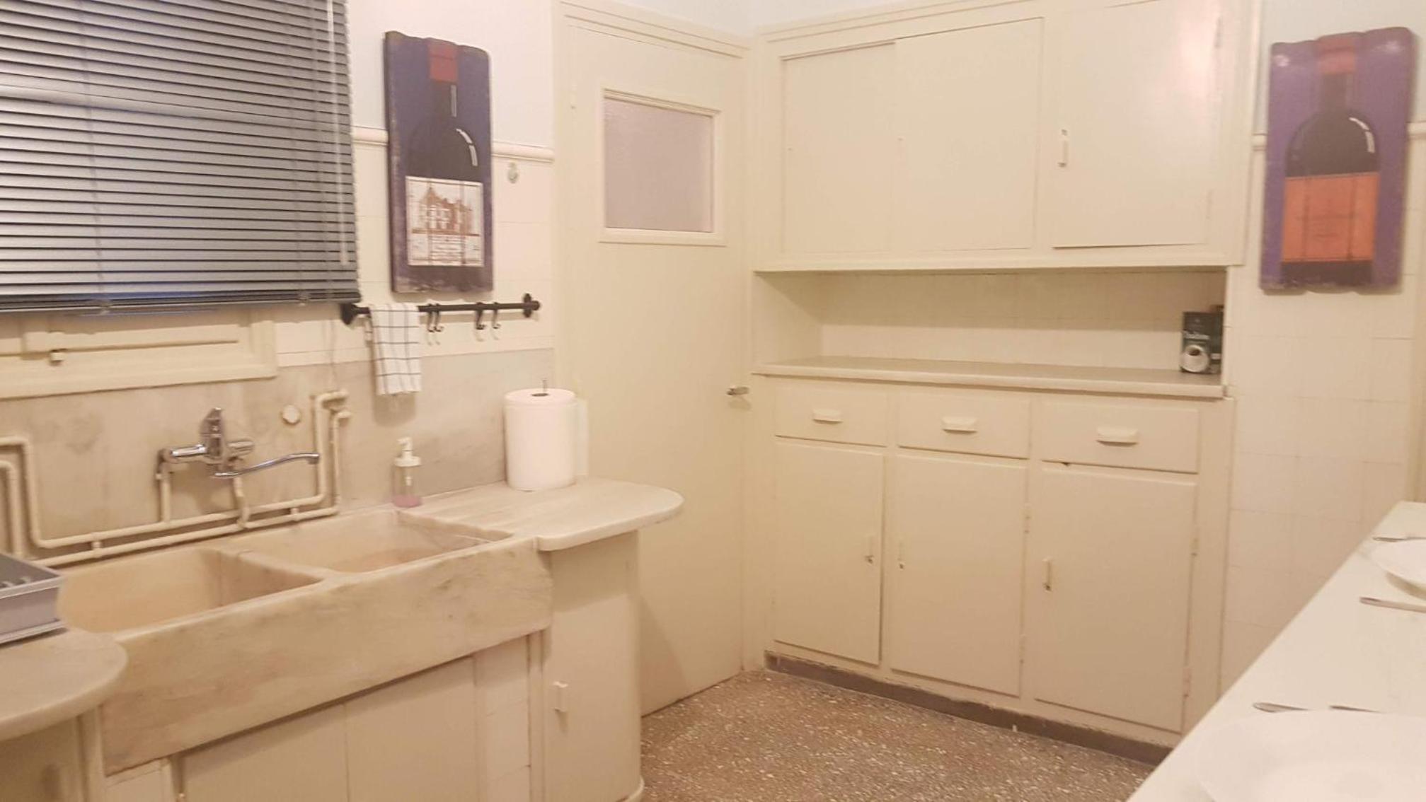 Violet Errathens Apartment - Athens Center, 7 BD, 3 BATH