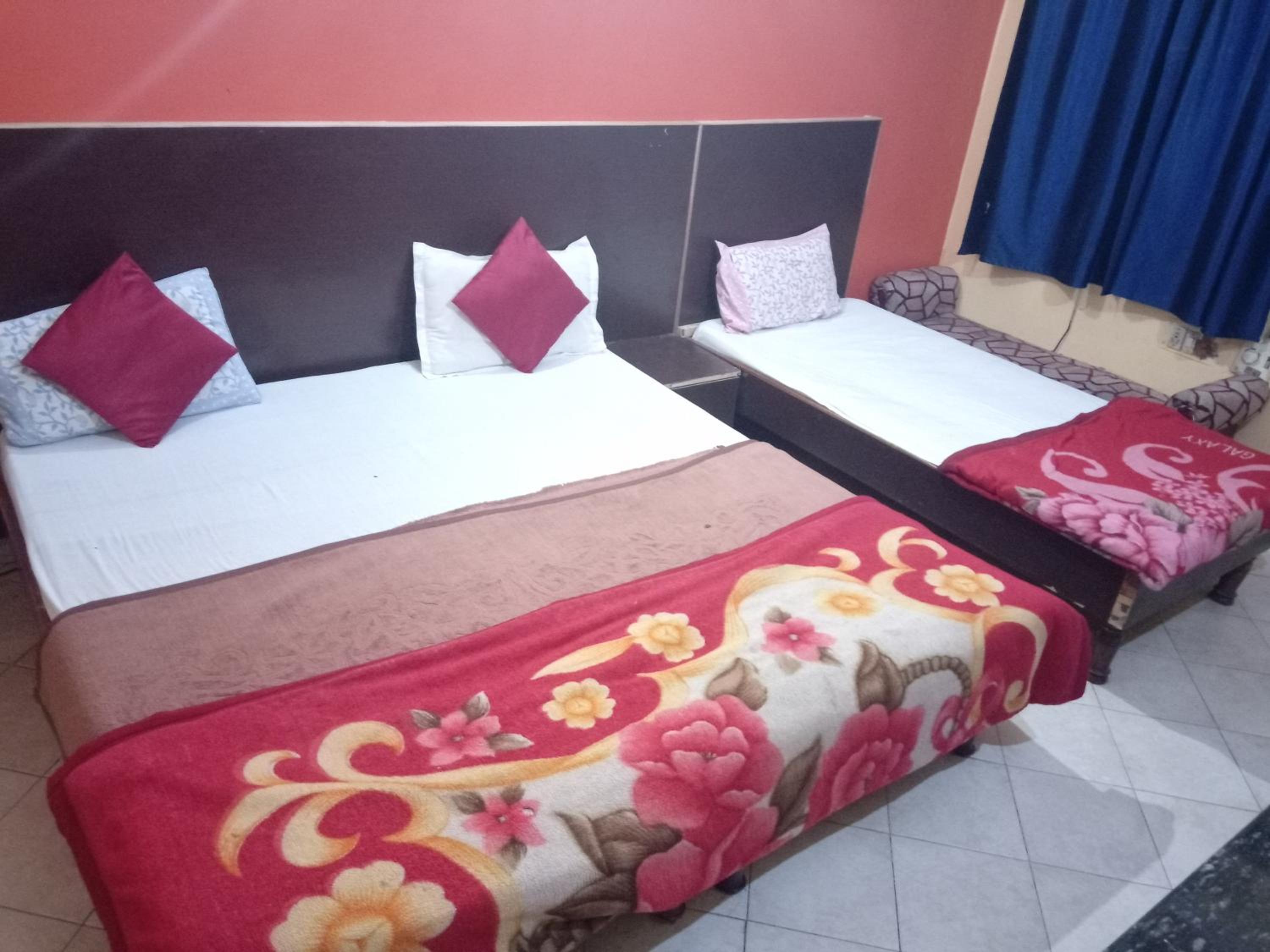 Yash Guest House 01 Minute Walk in Nizamuddin Railway Station view 5
