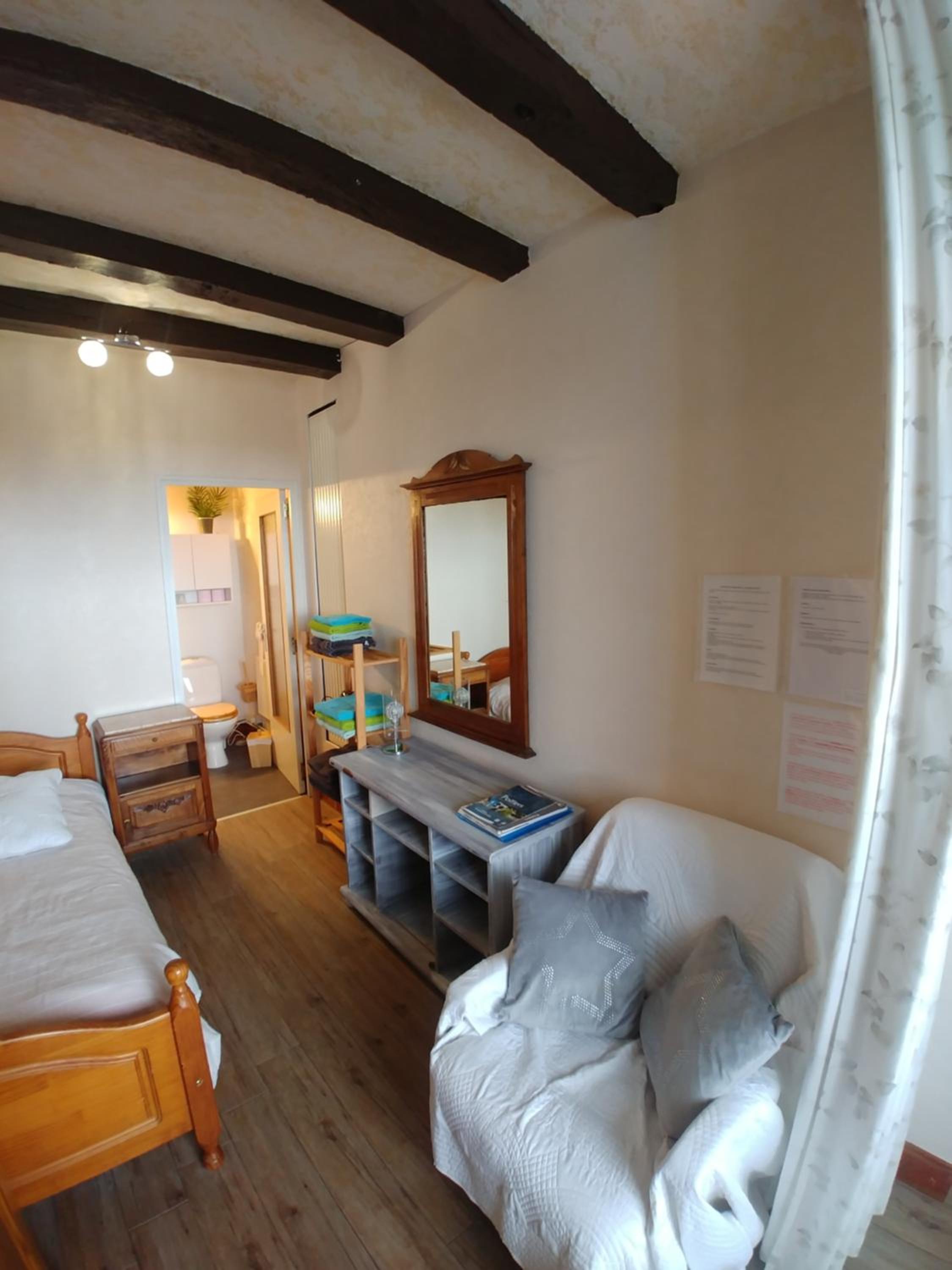 Manoir Le Cristal , grosses reductions sur les entrées du Futuroscpe, petites et grandes chambres familiales