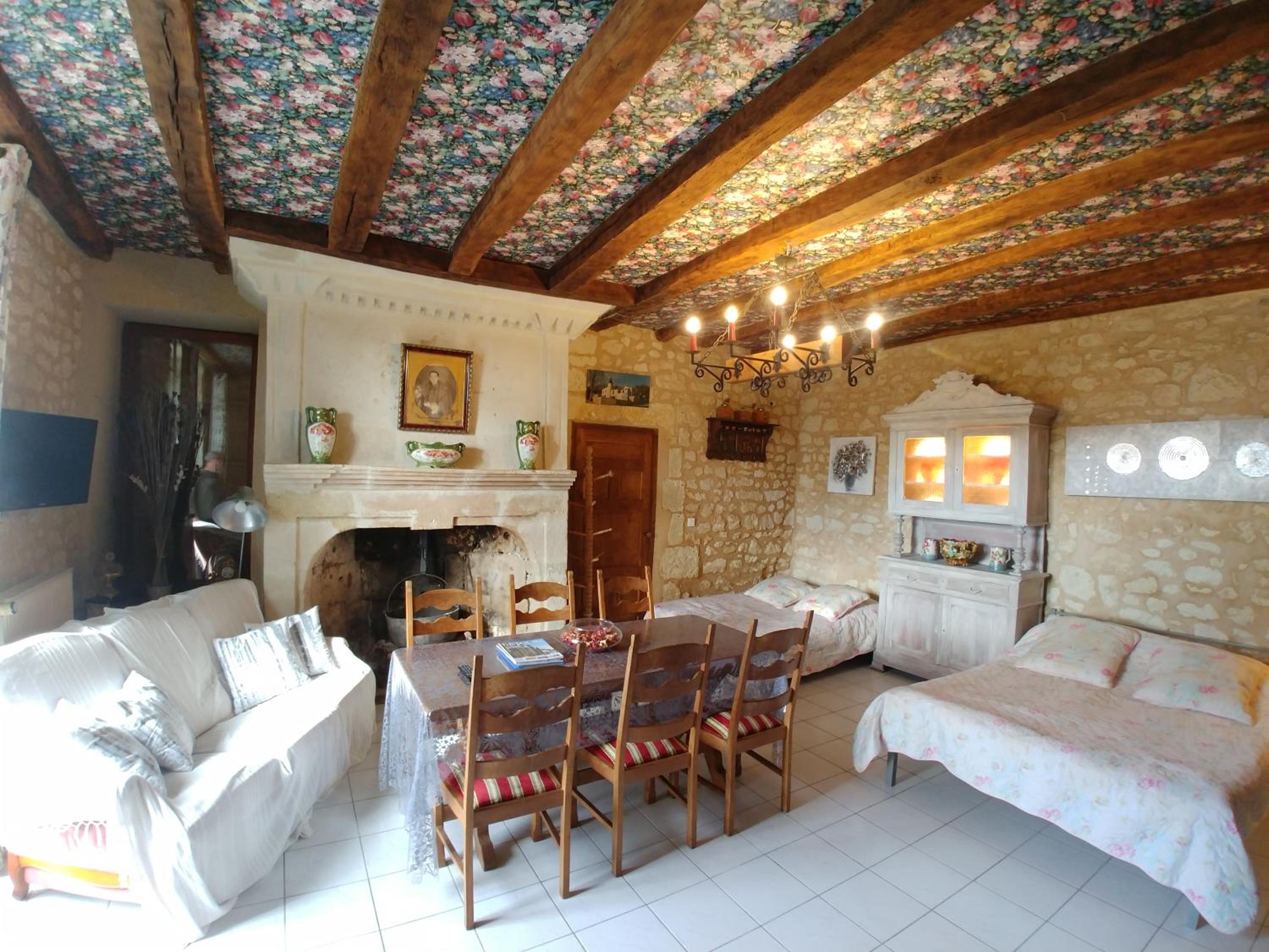 Manoir Le Cristal , grosses reductions sur les entrées du Futuroscpe, petites et grandes chambres familiales
