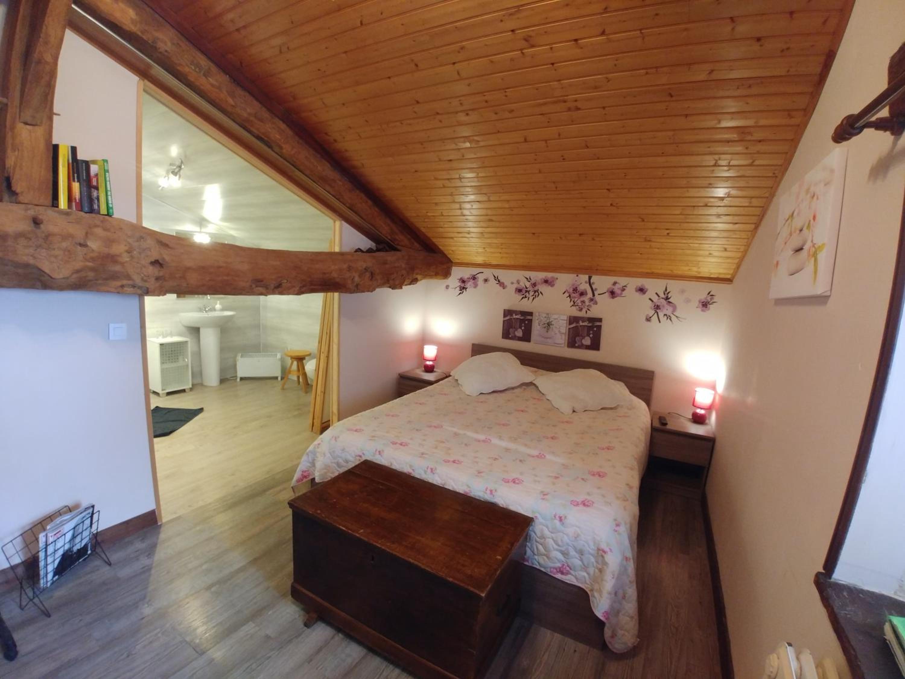 Manoir Le Cristal , grosses reductions sur les entrées du Futuroscpe, petites et grandes chambres familiales