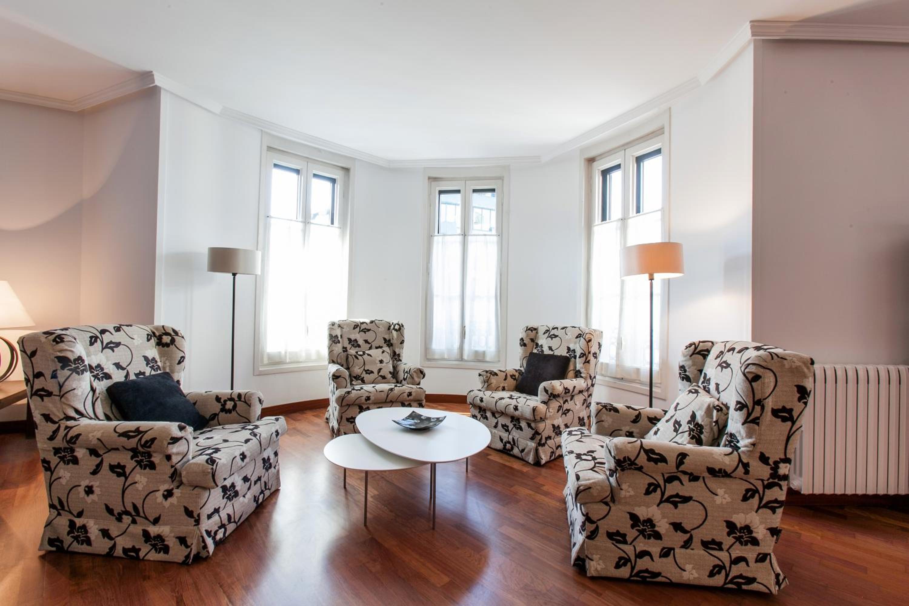 Serennia Apartamentos Ramblas - Plaça Catalunya