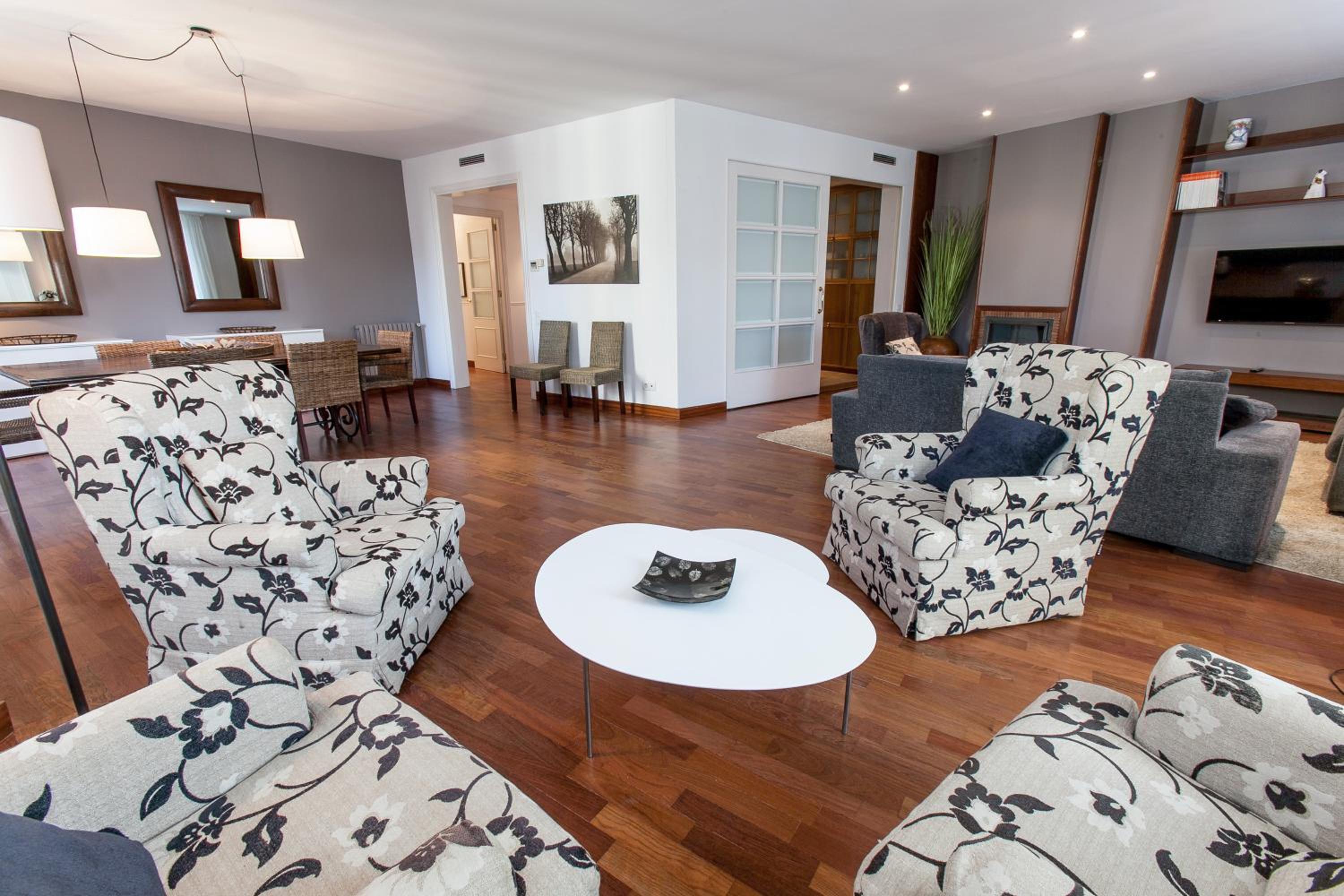 Serennia Apartamentos Ramblas - Plaça Catalunya