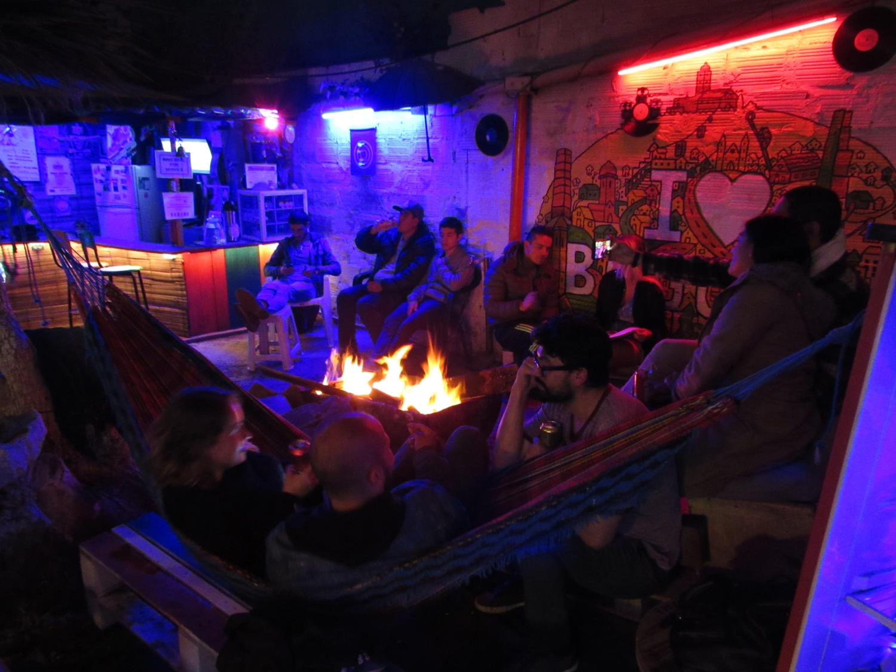 Hostal Gastro Bar Casa Colibrí