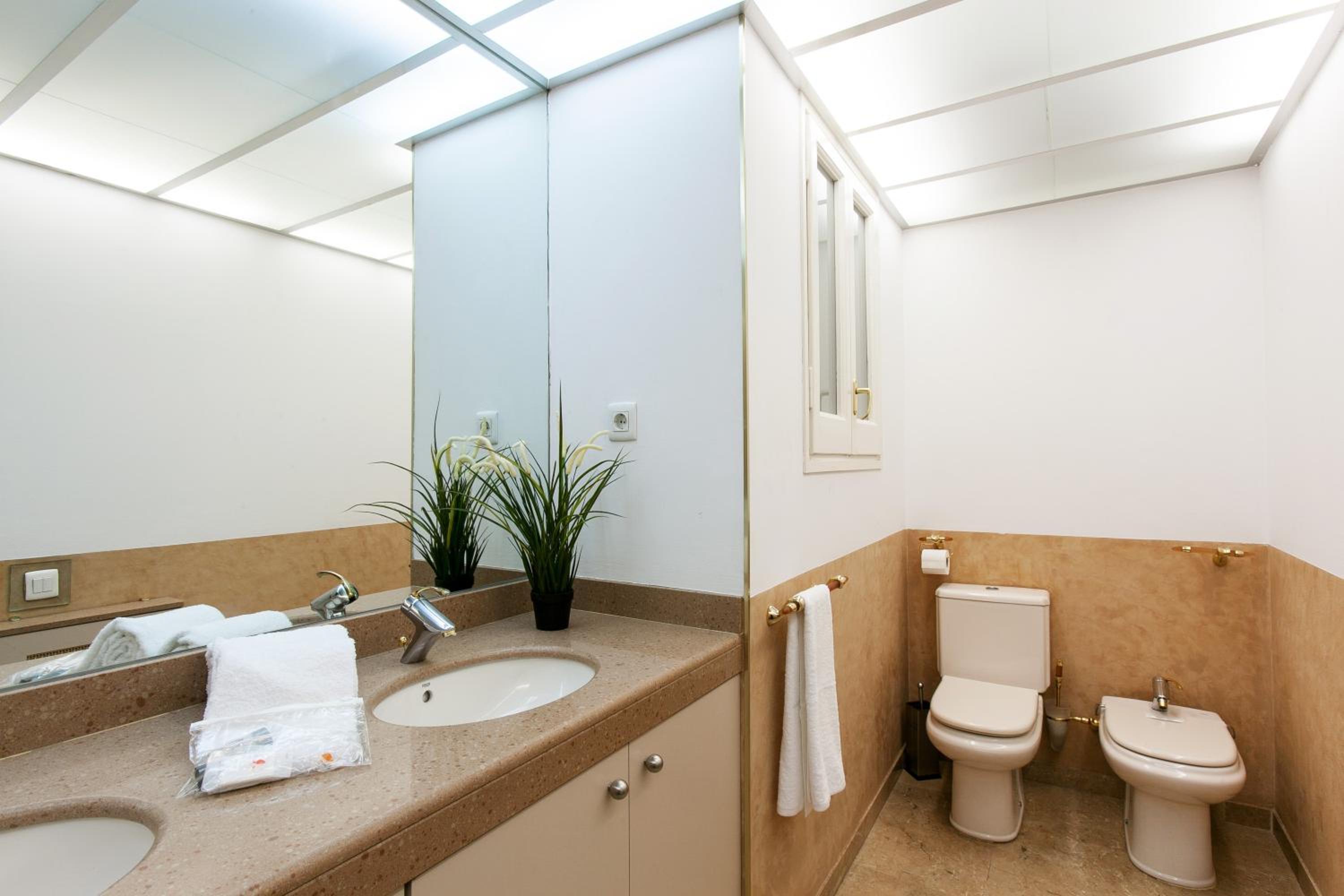 Serennia Apartamentos Ramblas - Plaça Catalunya