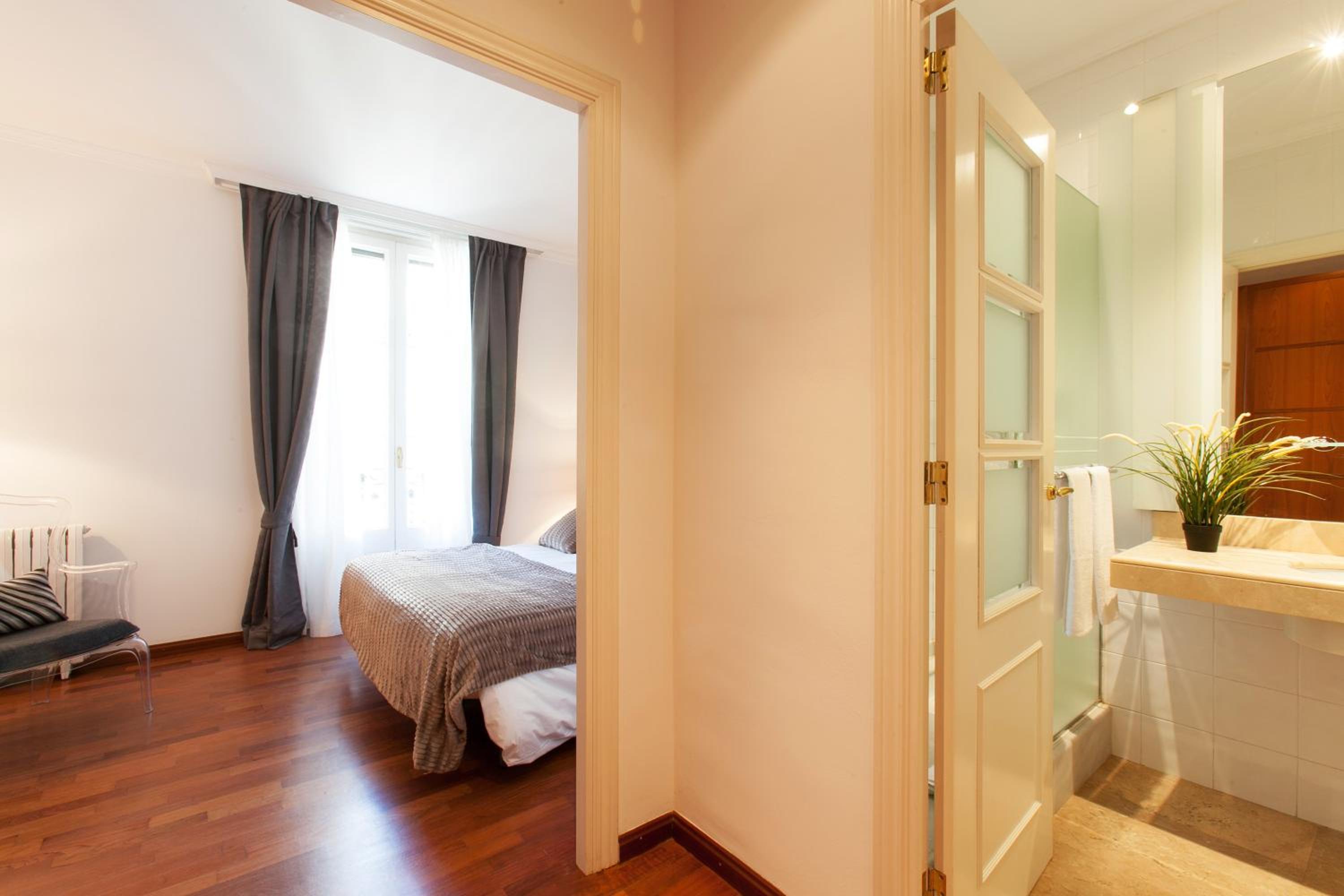 Serennia Apartamentos Ramblas - Plaça Catalunya